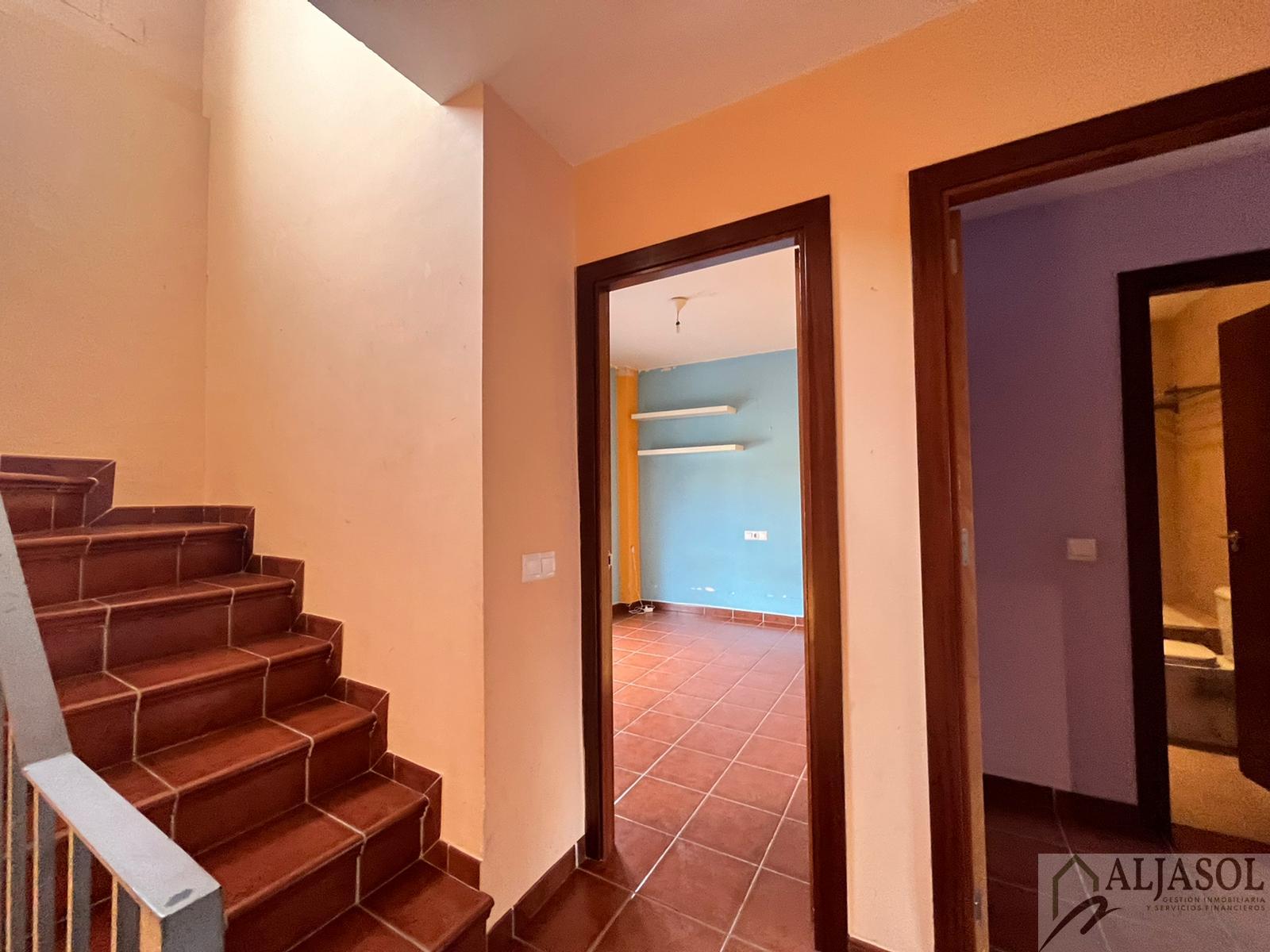 For sale of house in Gines