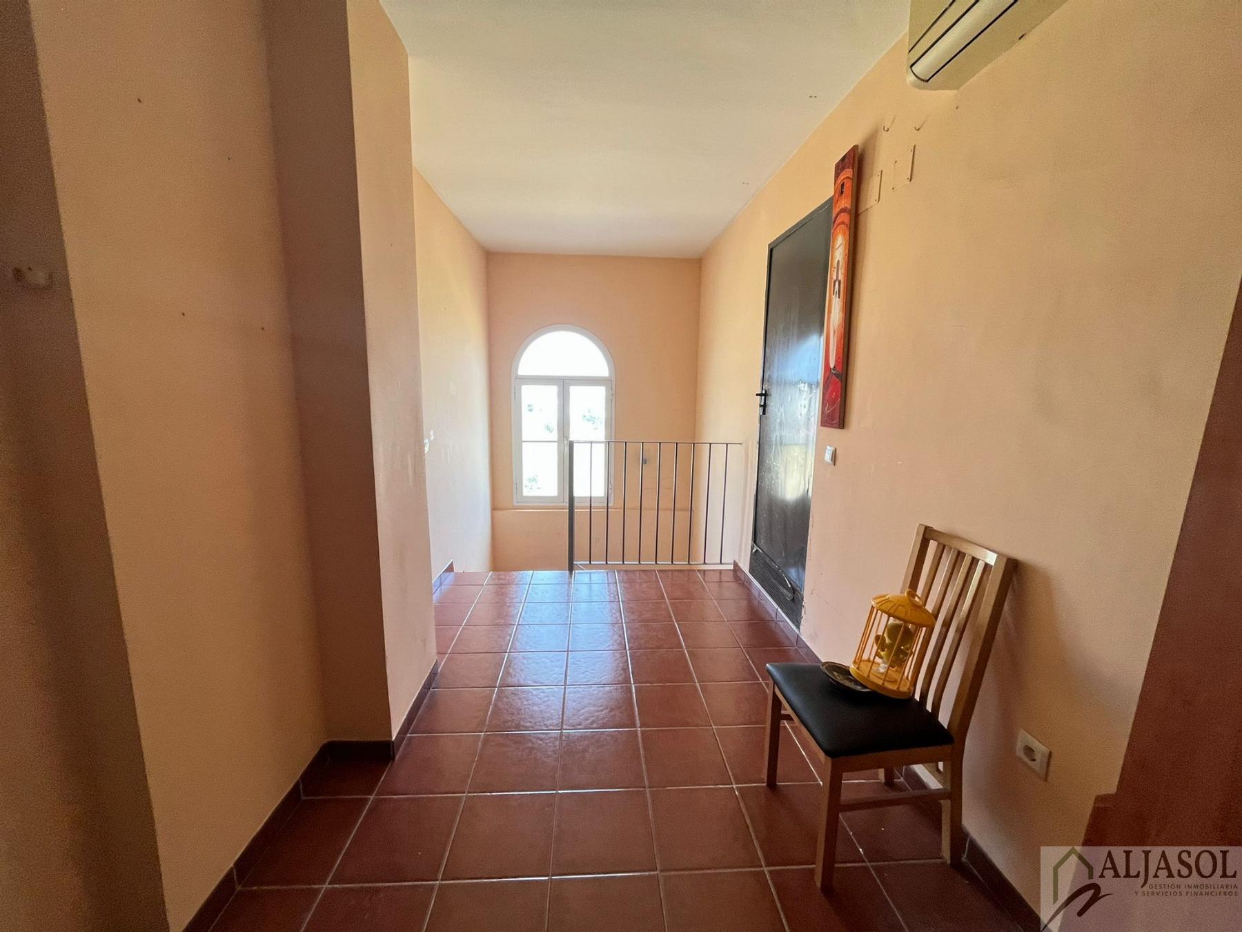 For sale of house in Gines