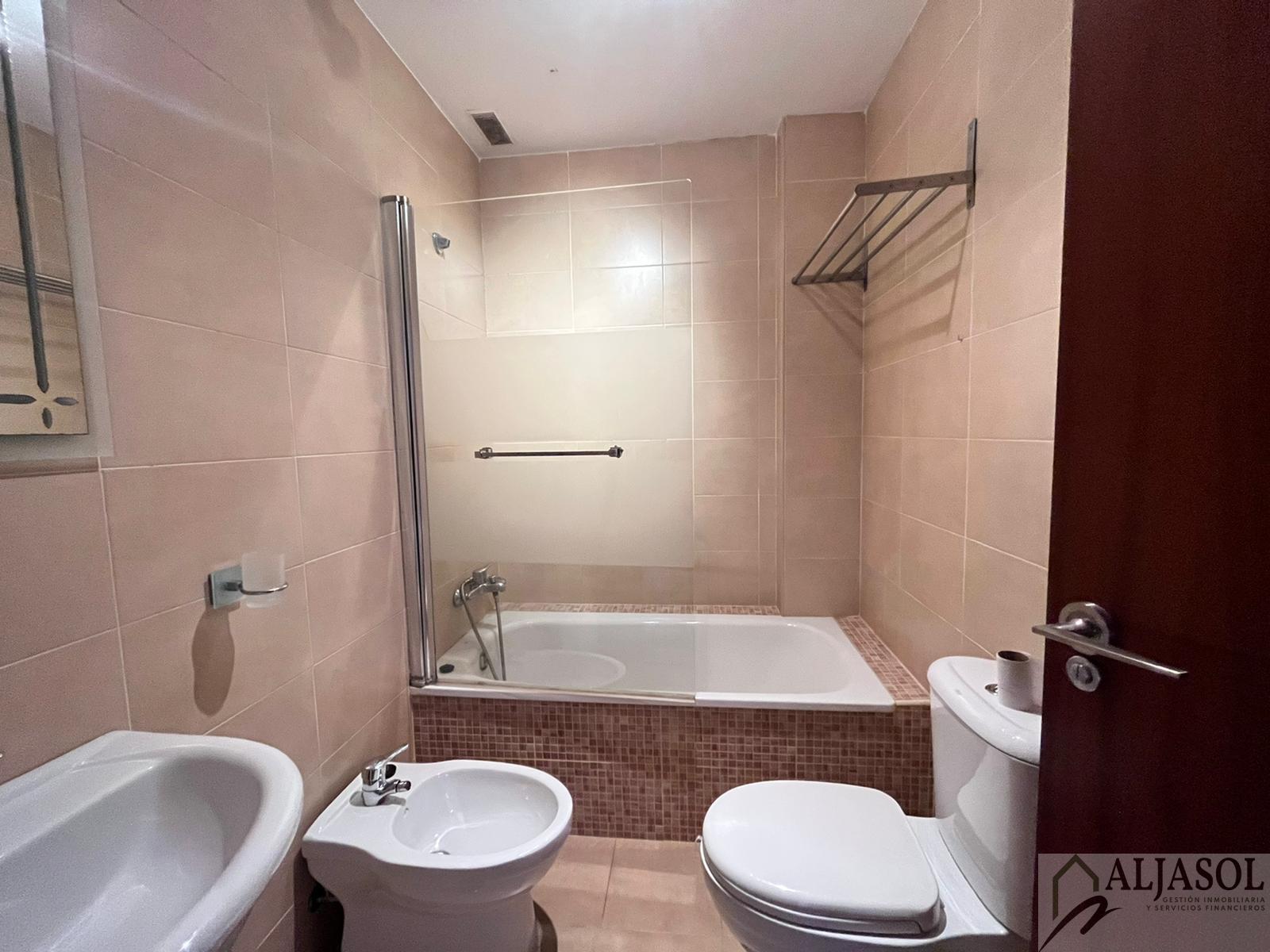 For sale of house in Gines