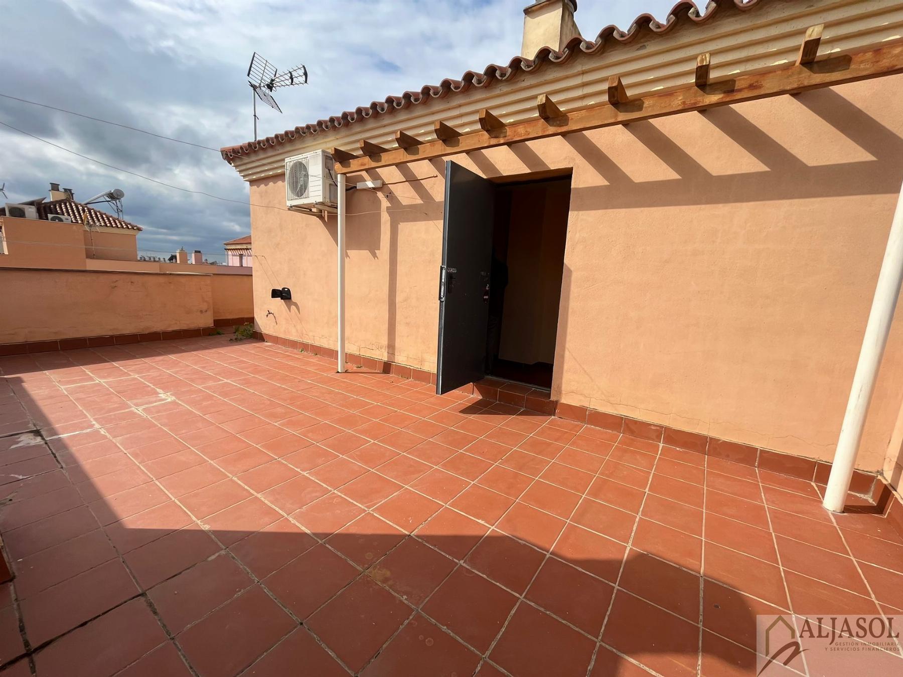 For sale of house in Gines