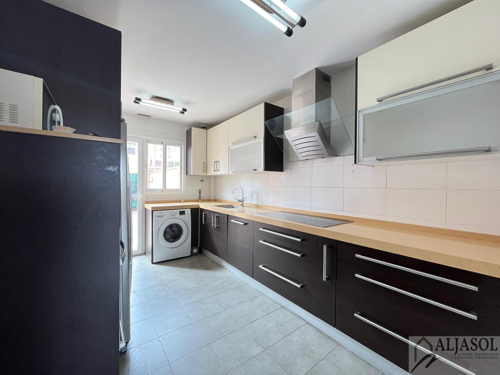 For sale of house in Gines
