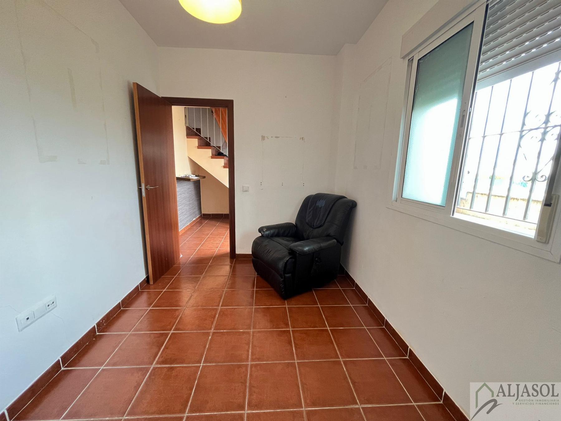 For sale of house in Gines