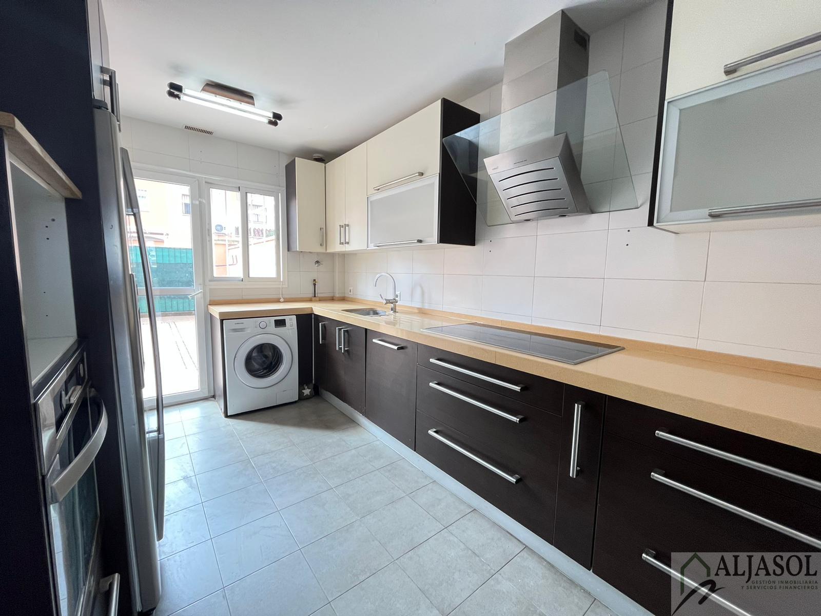 For sale of house in Gines