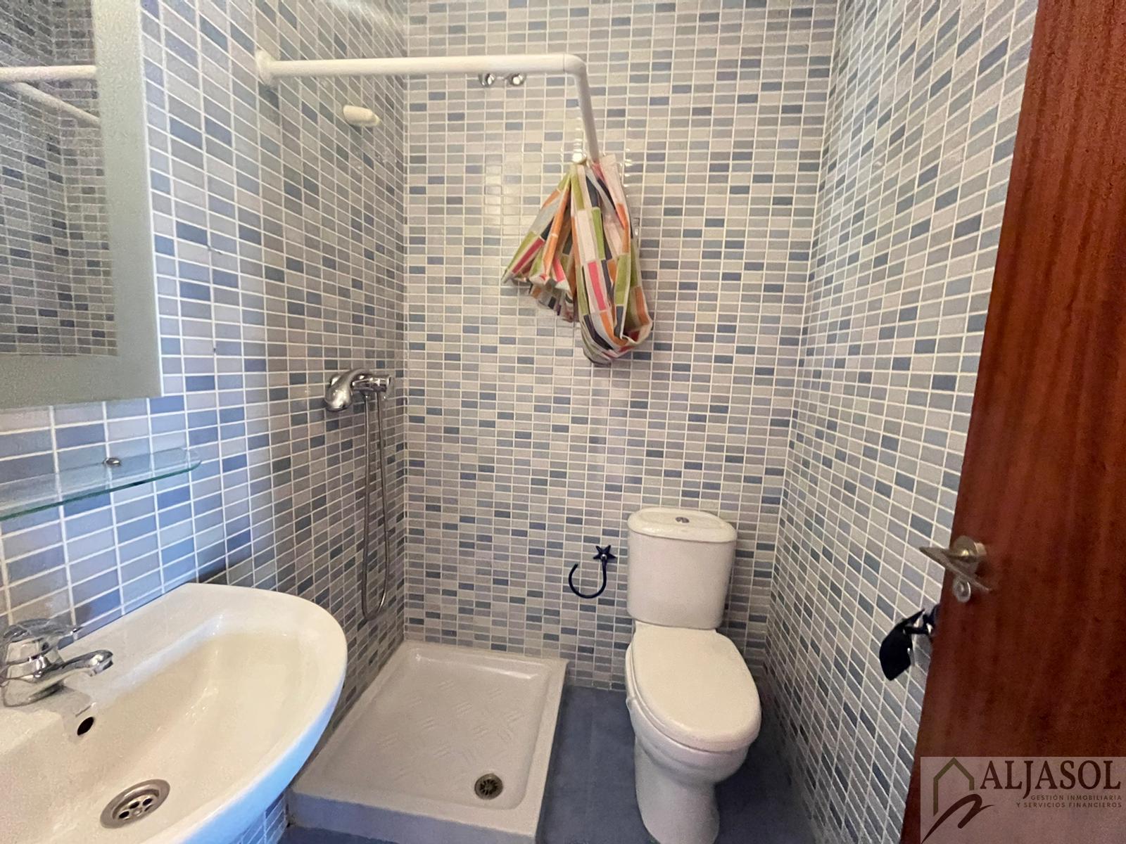 For sale of house in Gines