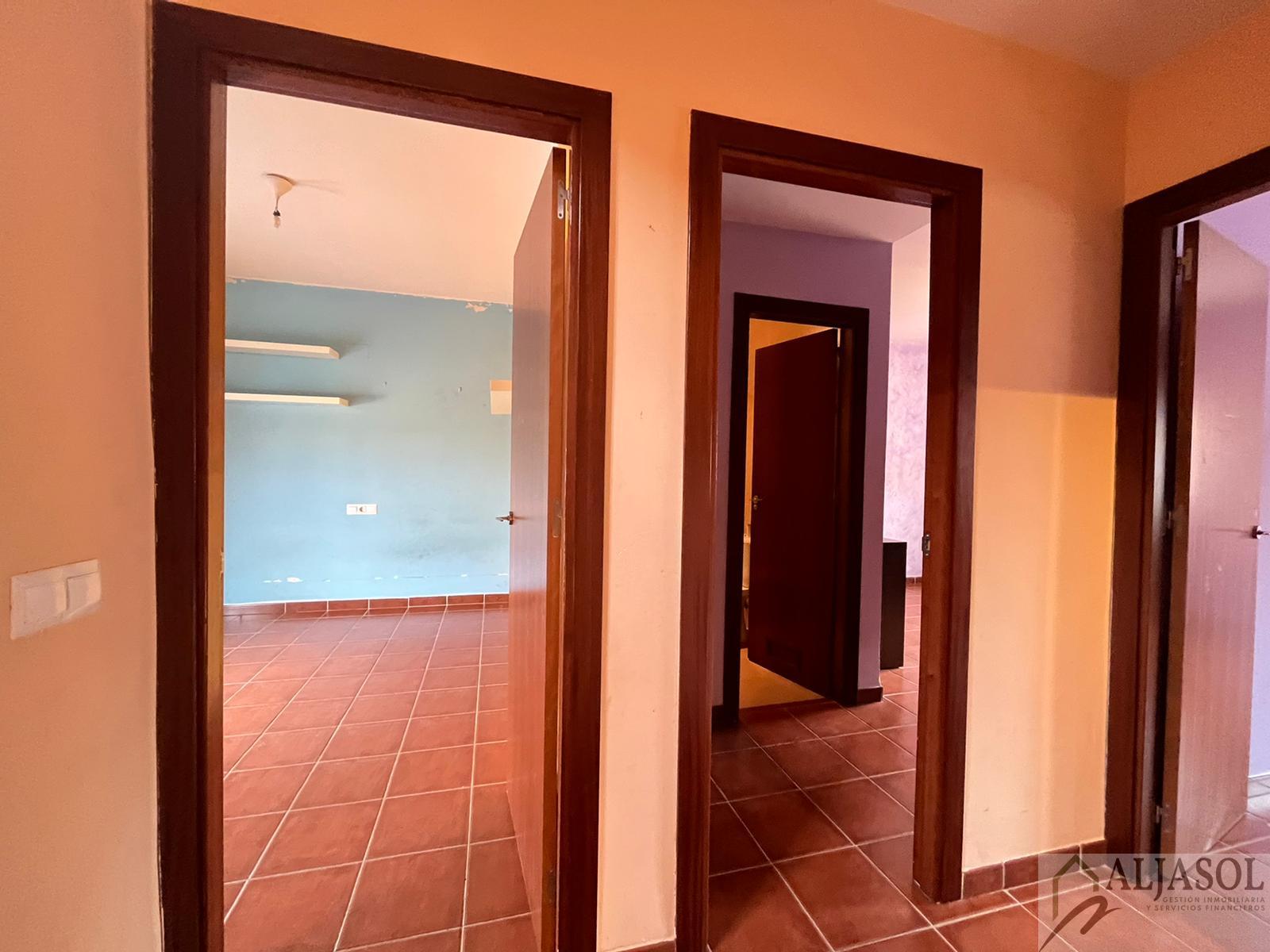 For sale of house in Gines