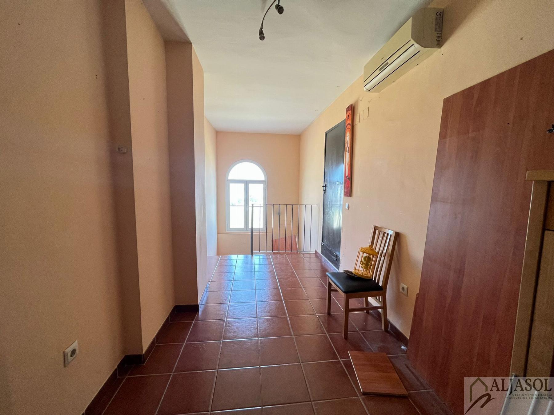 For sale of house in Gines