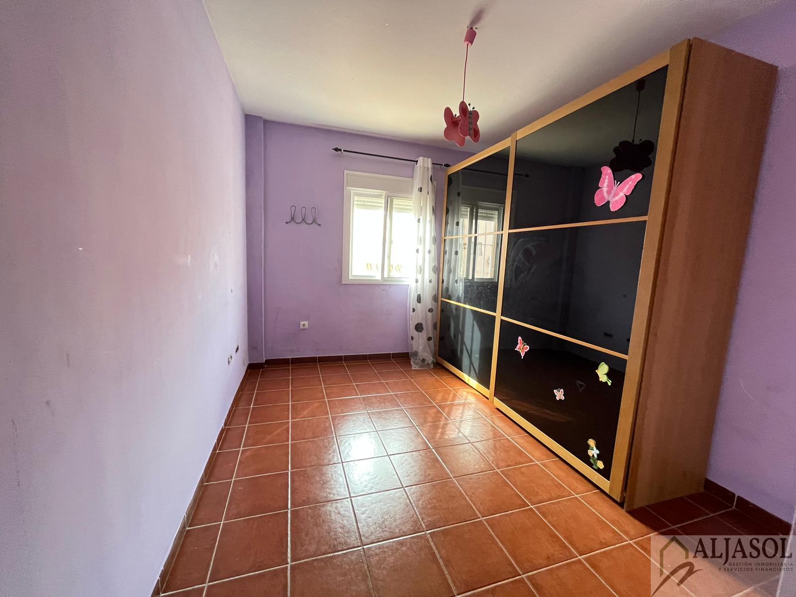 For sale of house in Gines