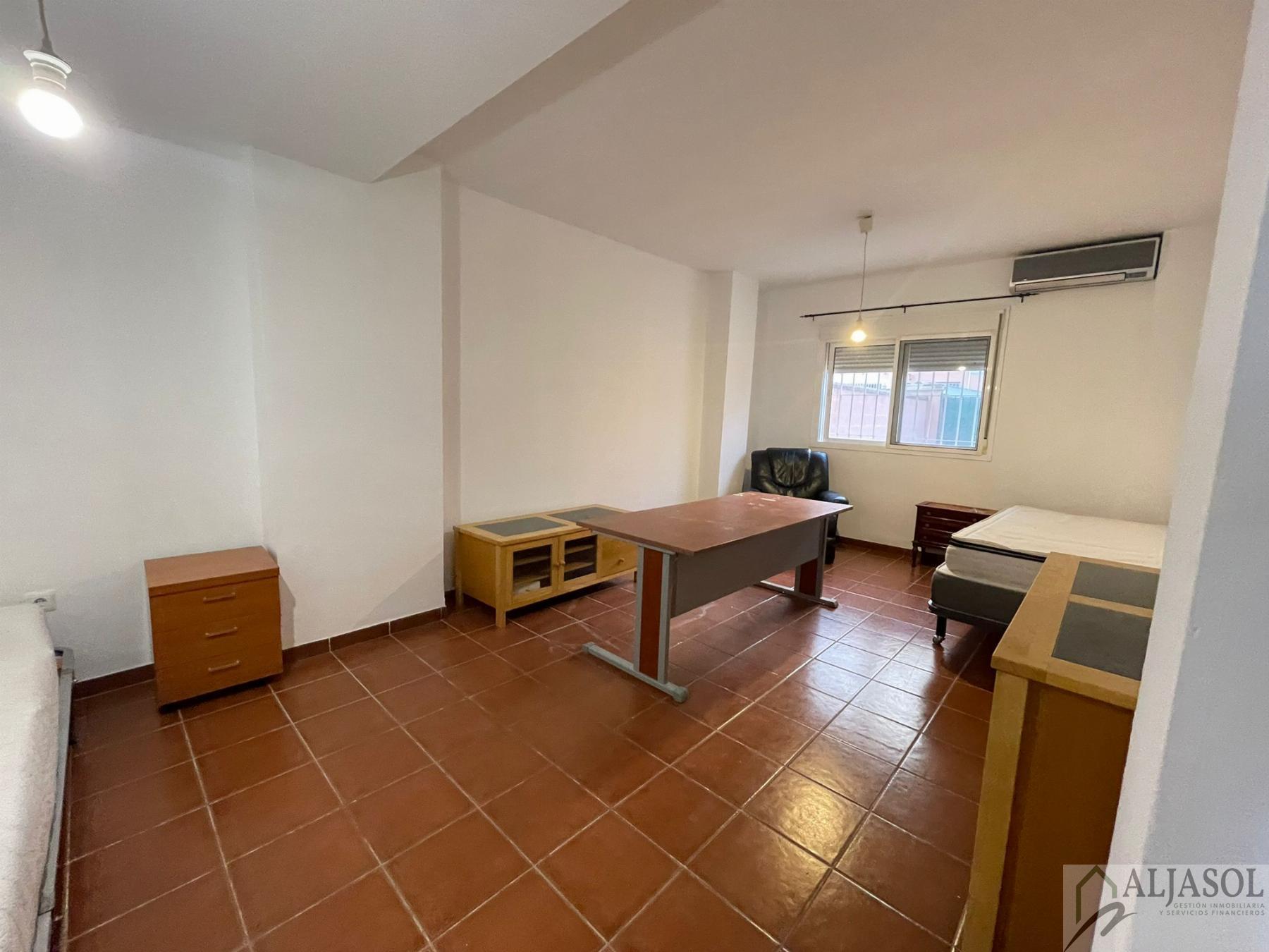 For sale of house in Gines