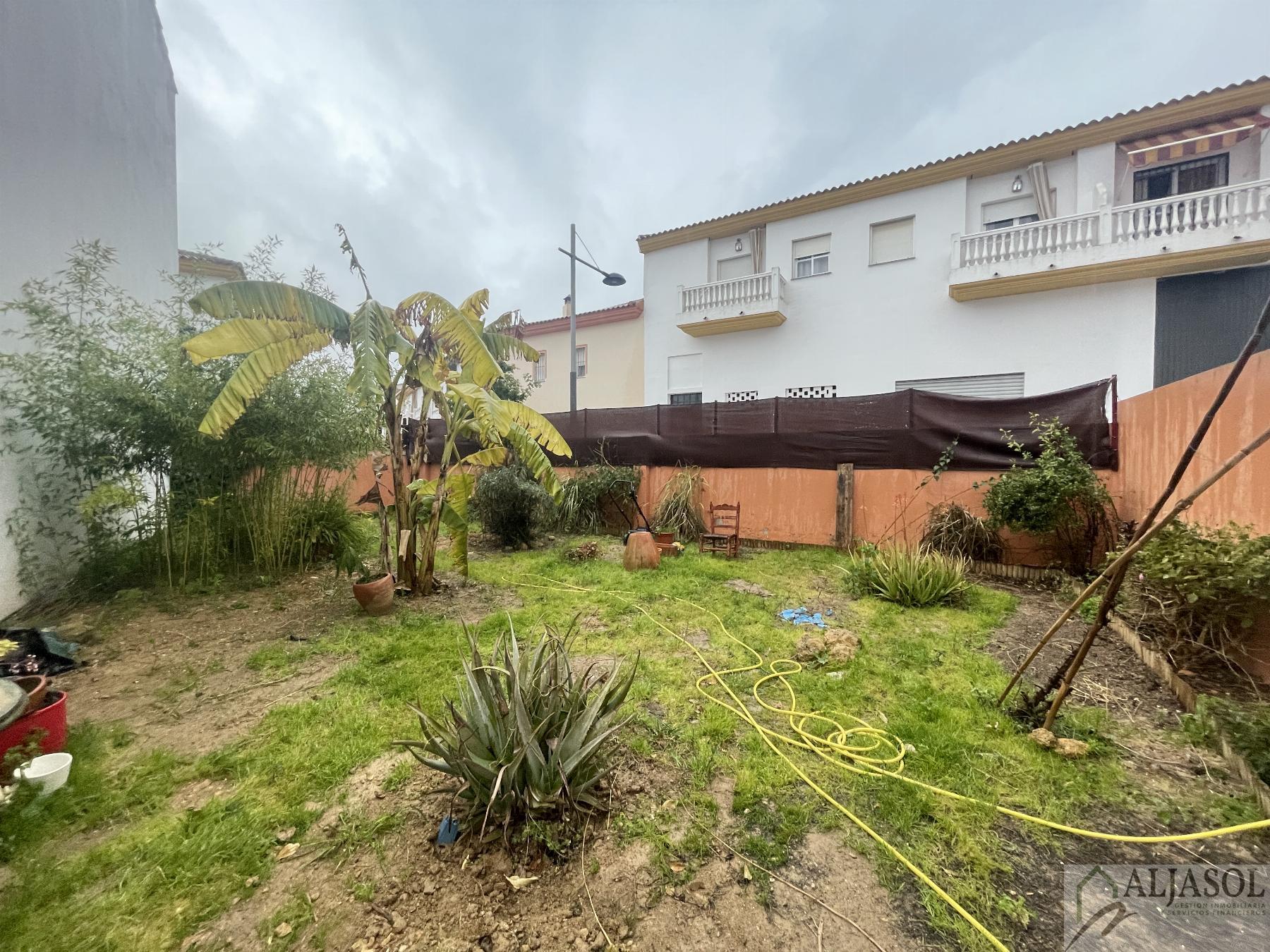 For sale of house in Salteras