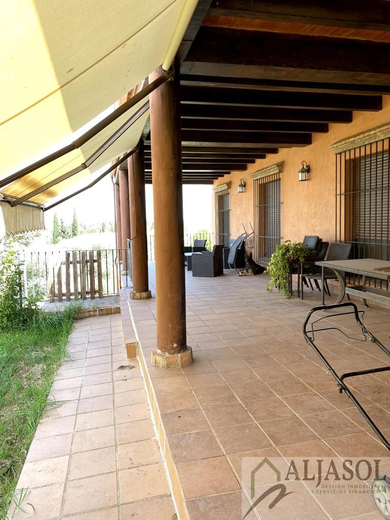 For sale of chalet in Dos Hermanas