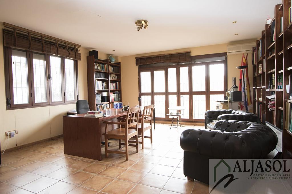 Venta de chalet en Dos Hermanas