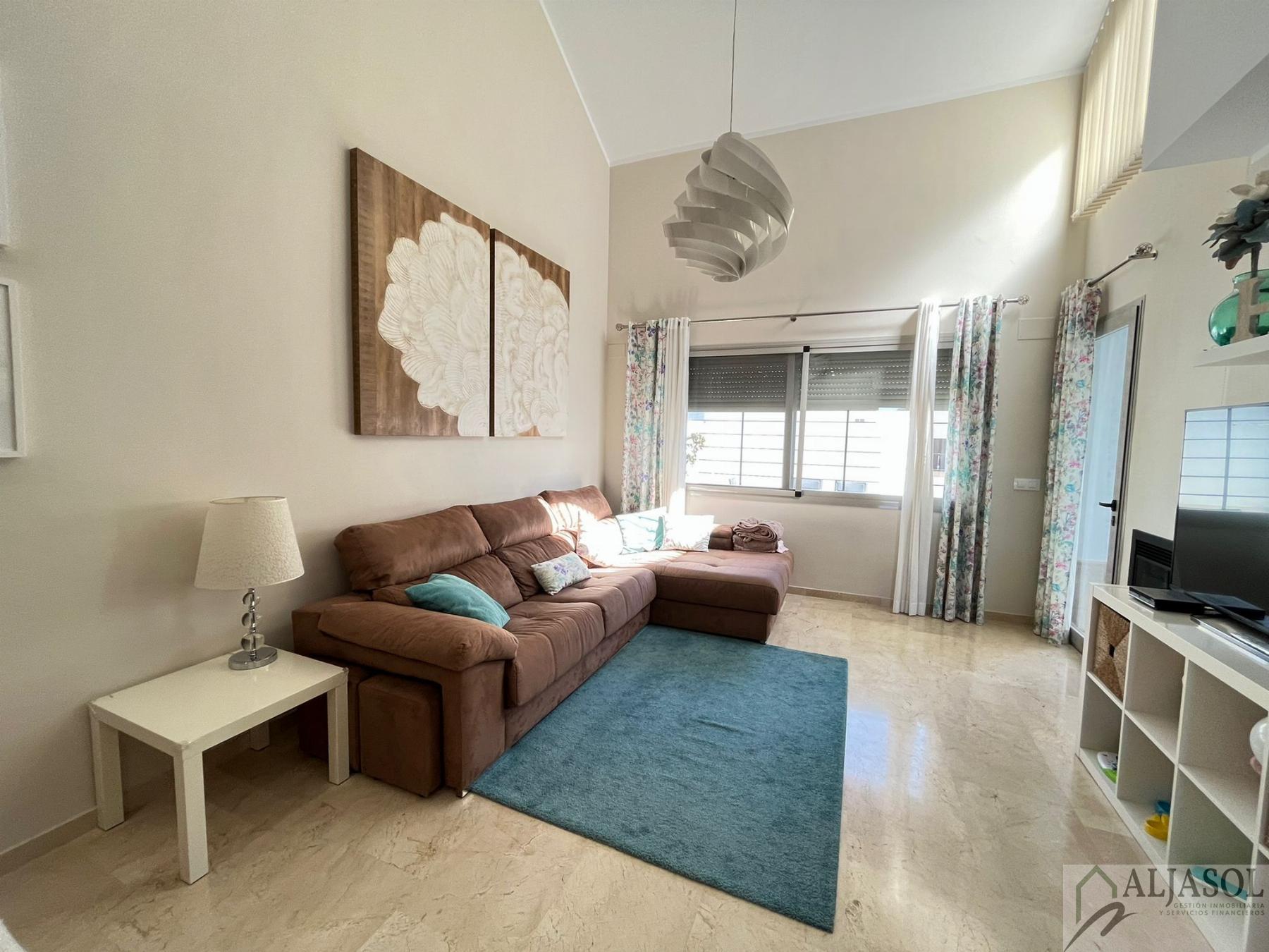 For sale of house in Villanueva del Ariscal