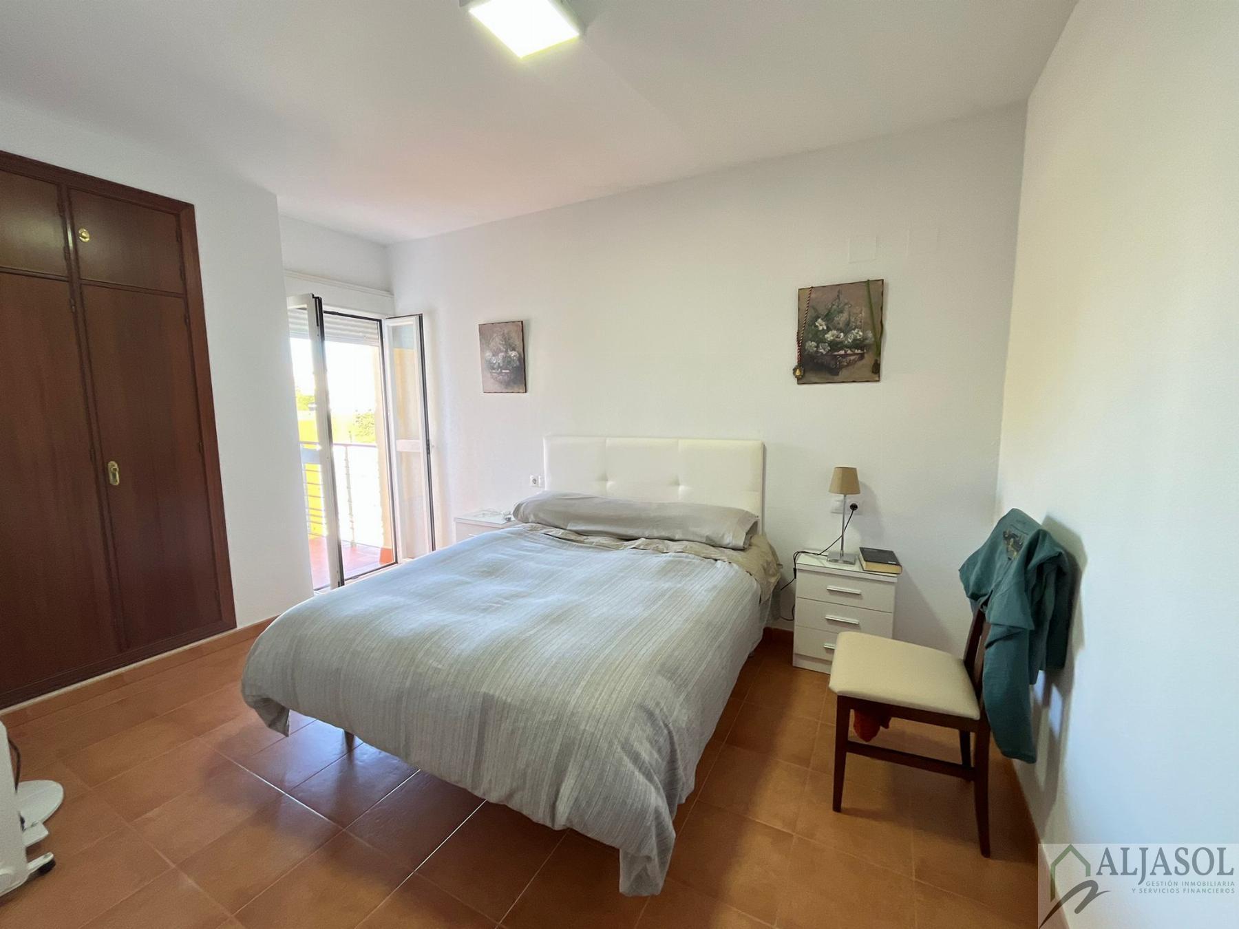 For sale of flat in Bollullos de la Mitación