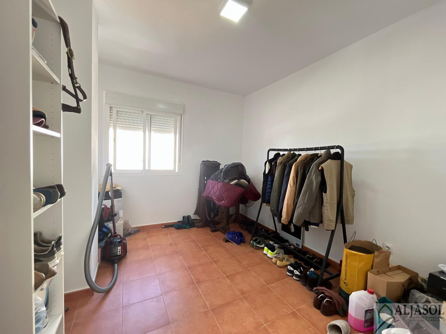 For sale of flat in Bollullos de la Mitación