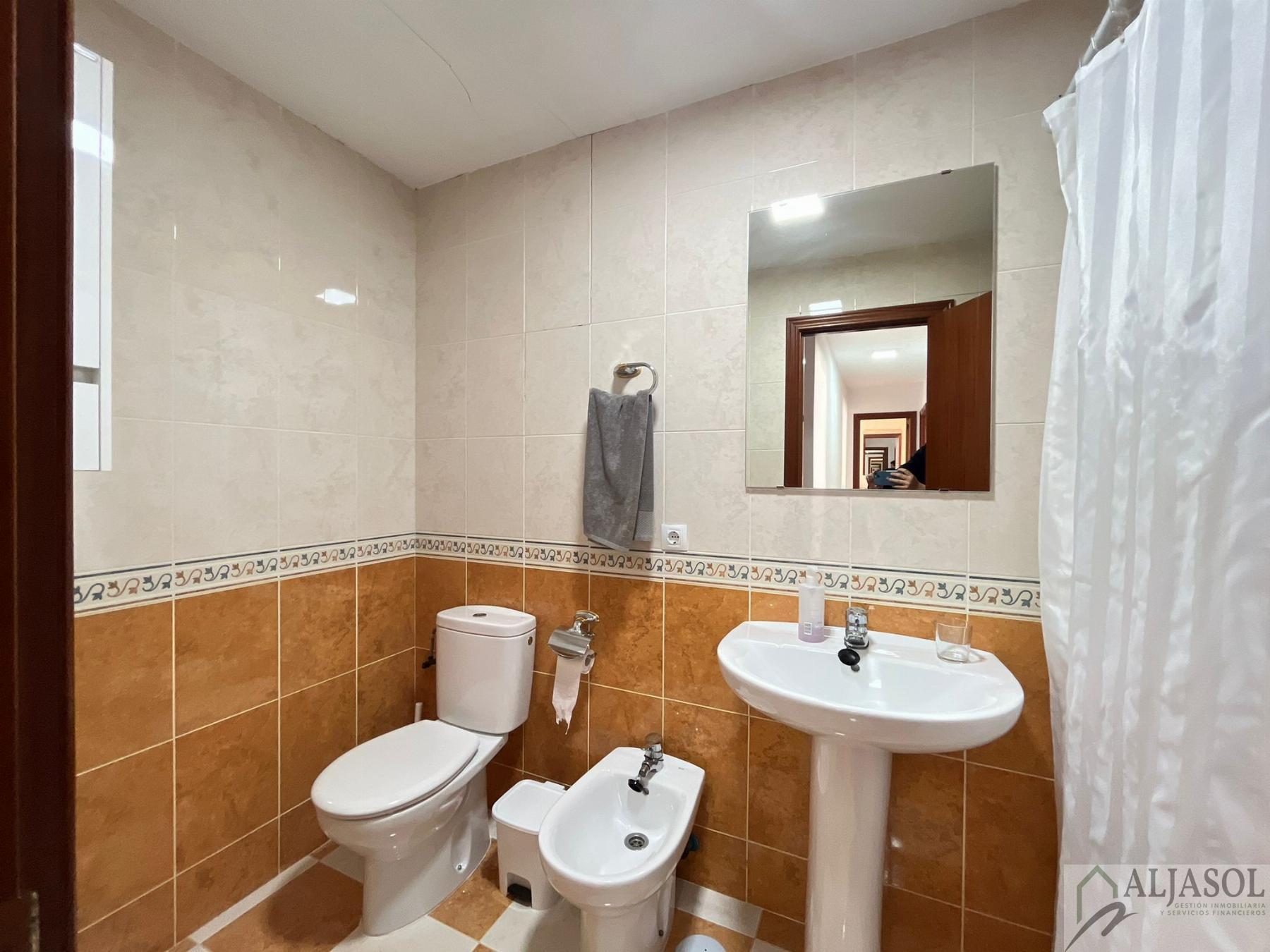 For sale of flat in Bollullos de la Mitación