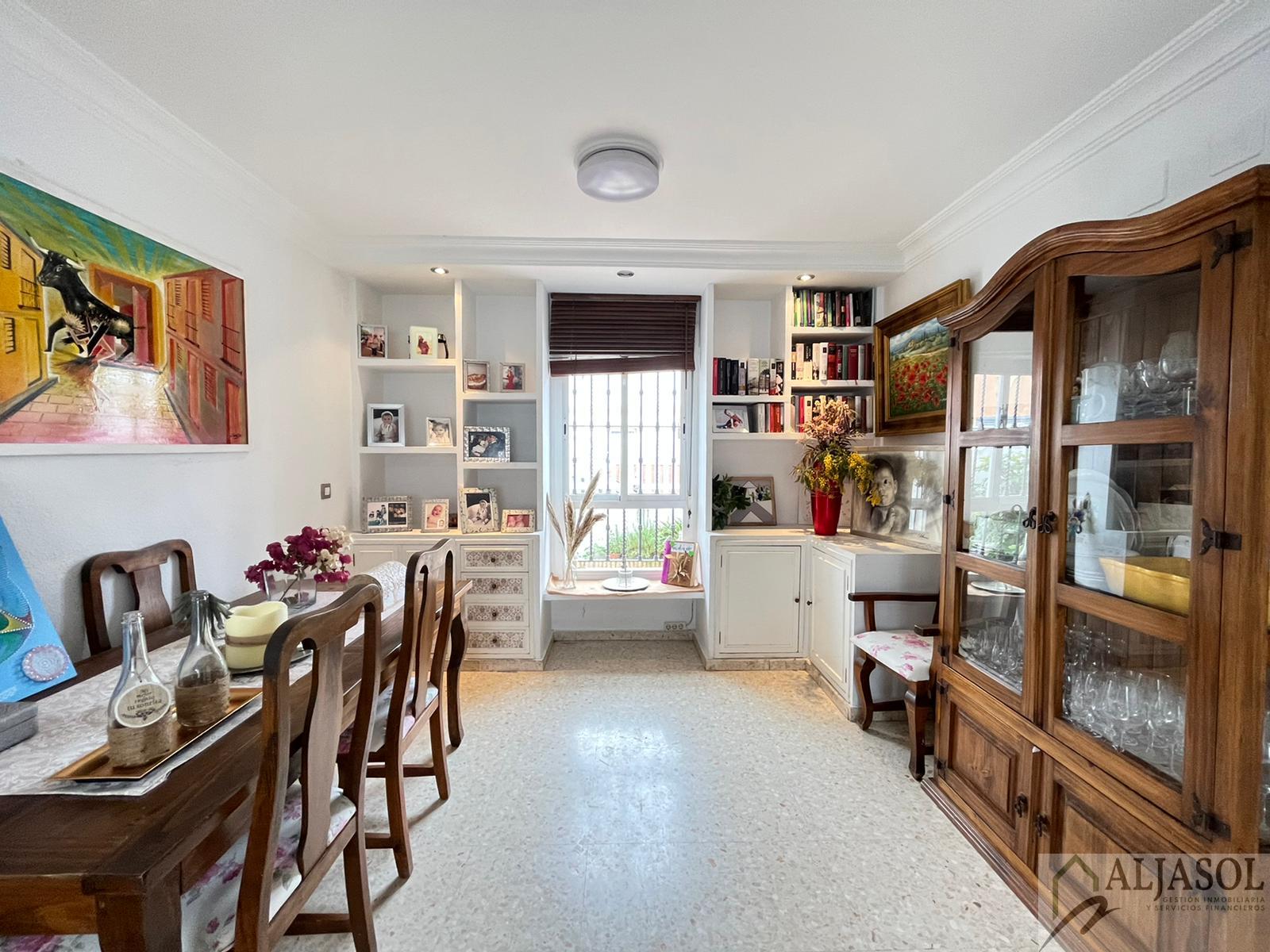 Venta de casa en Sanlúcar la Mayor