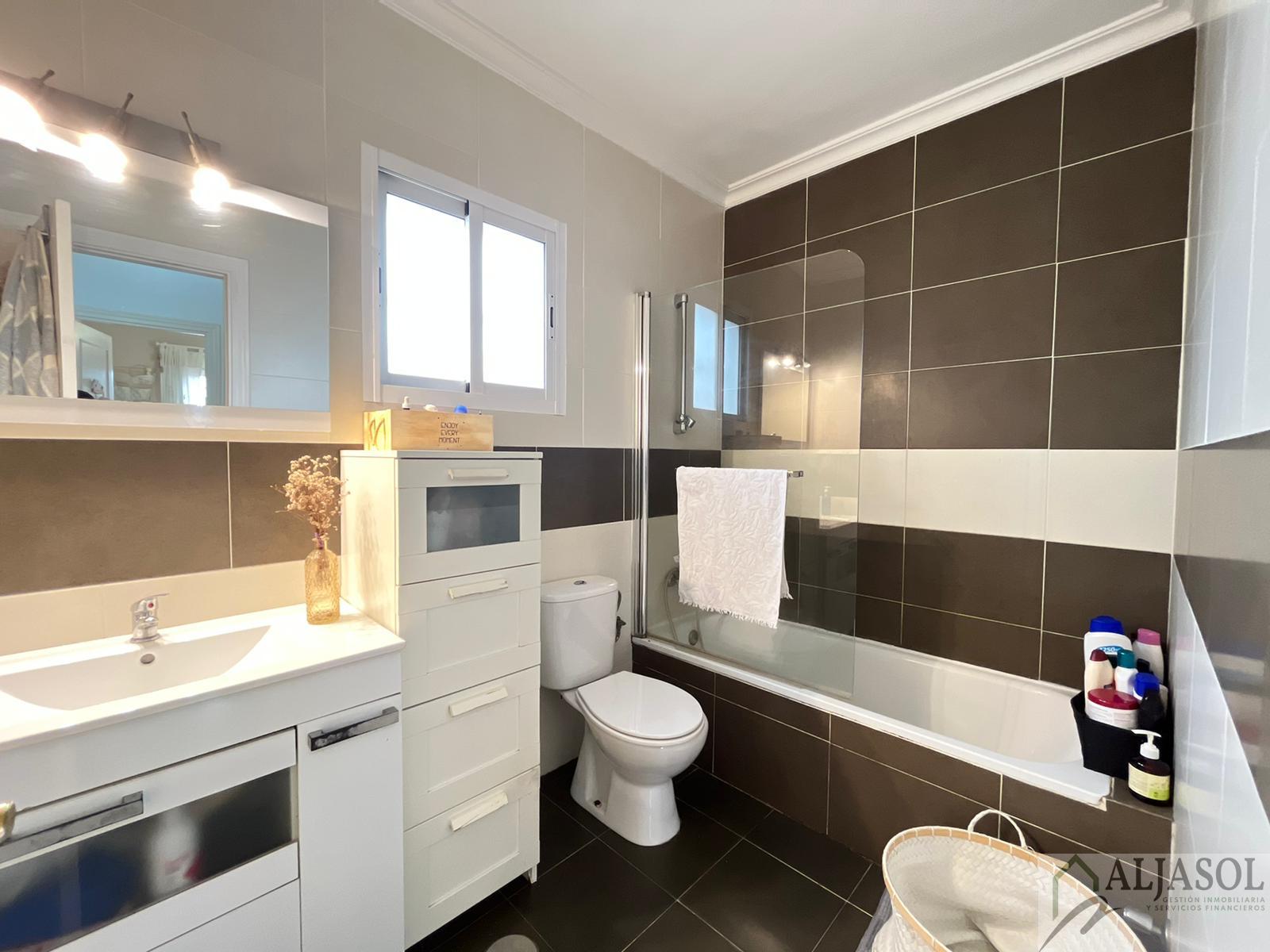 Venta de casa en Sanlúcar la Mayor