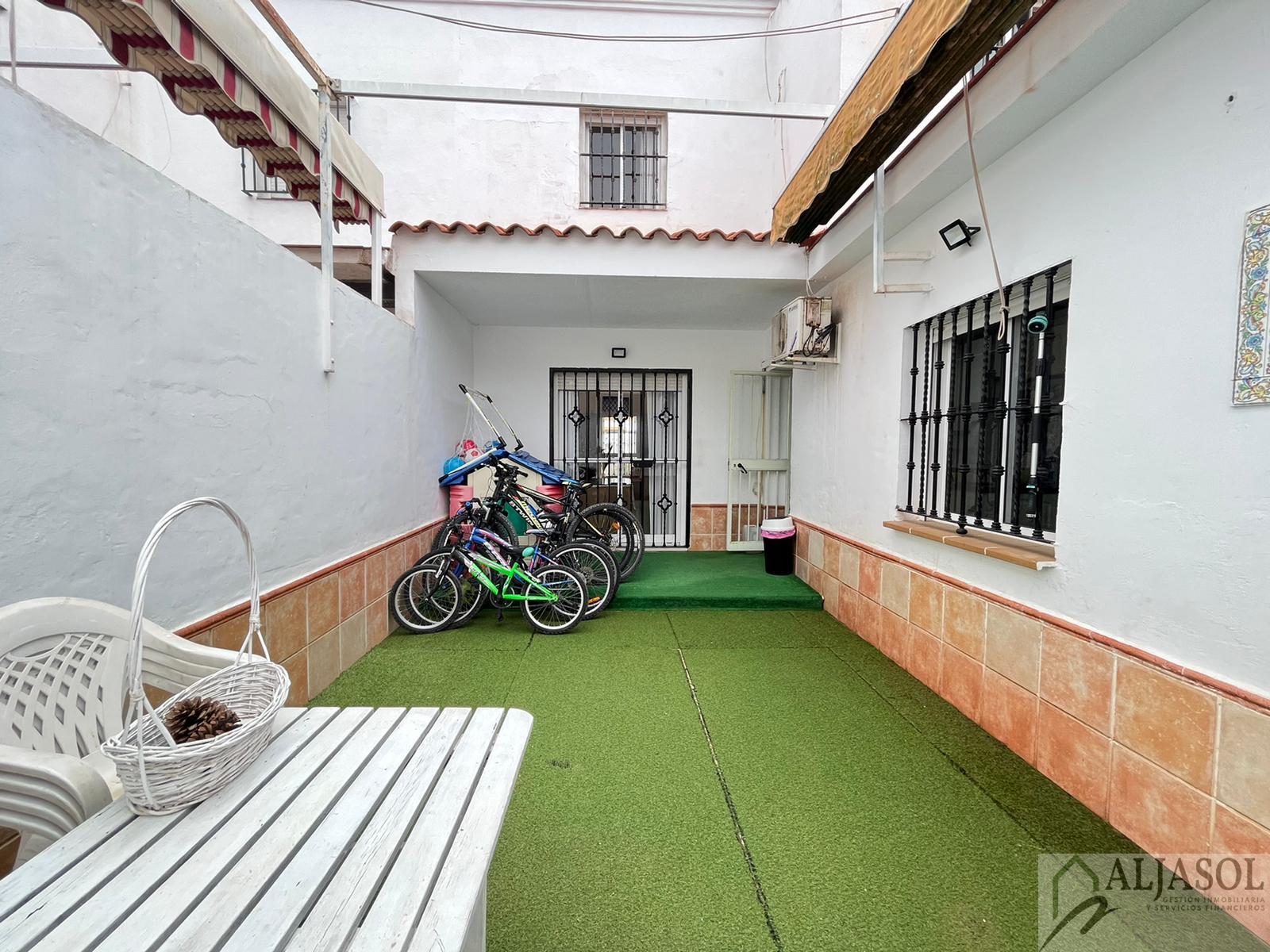 Venta de casa en Sanlúcar la Mayor