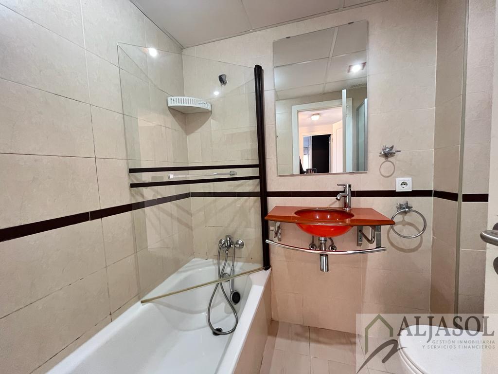 For sale of flat in Camas