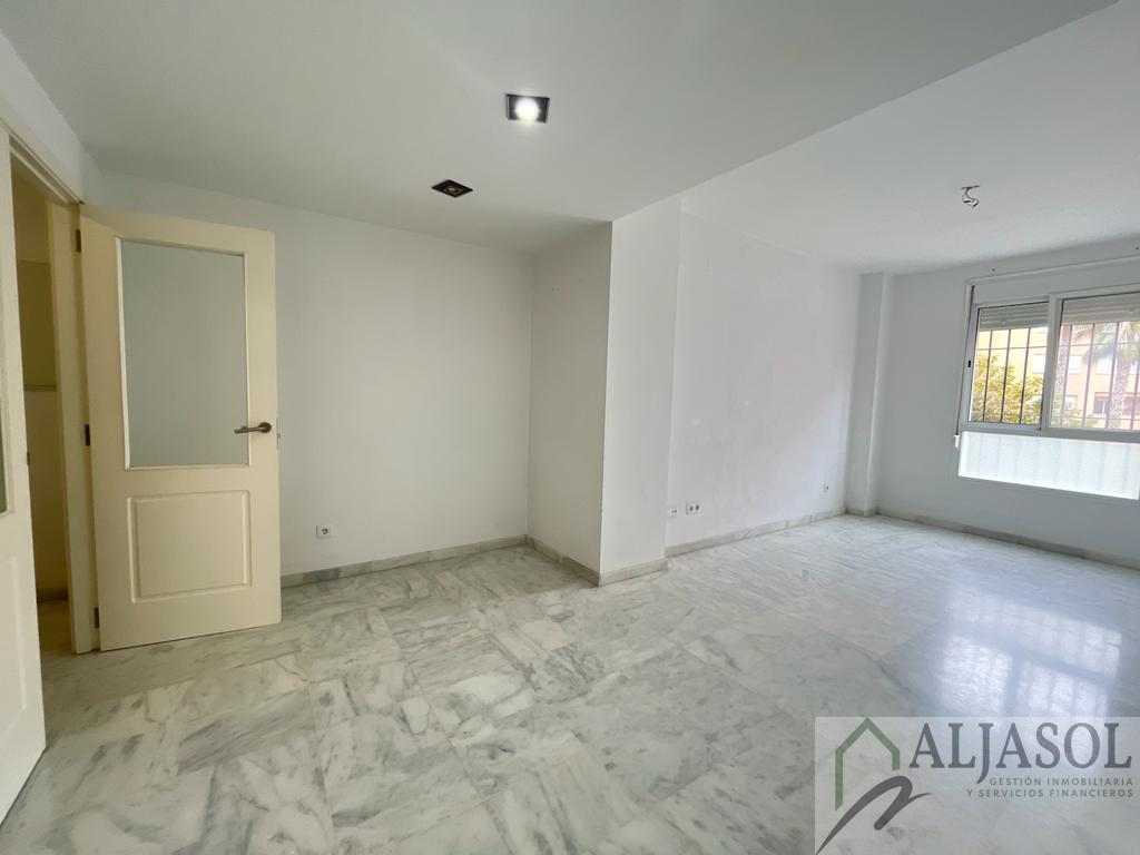 For sale of flat in Camas