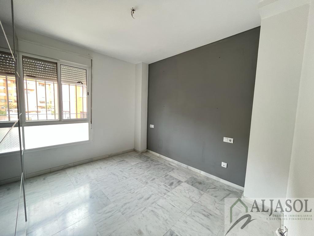 For sale of flat in Camas