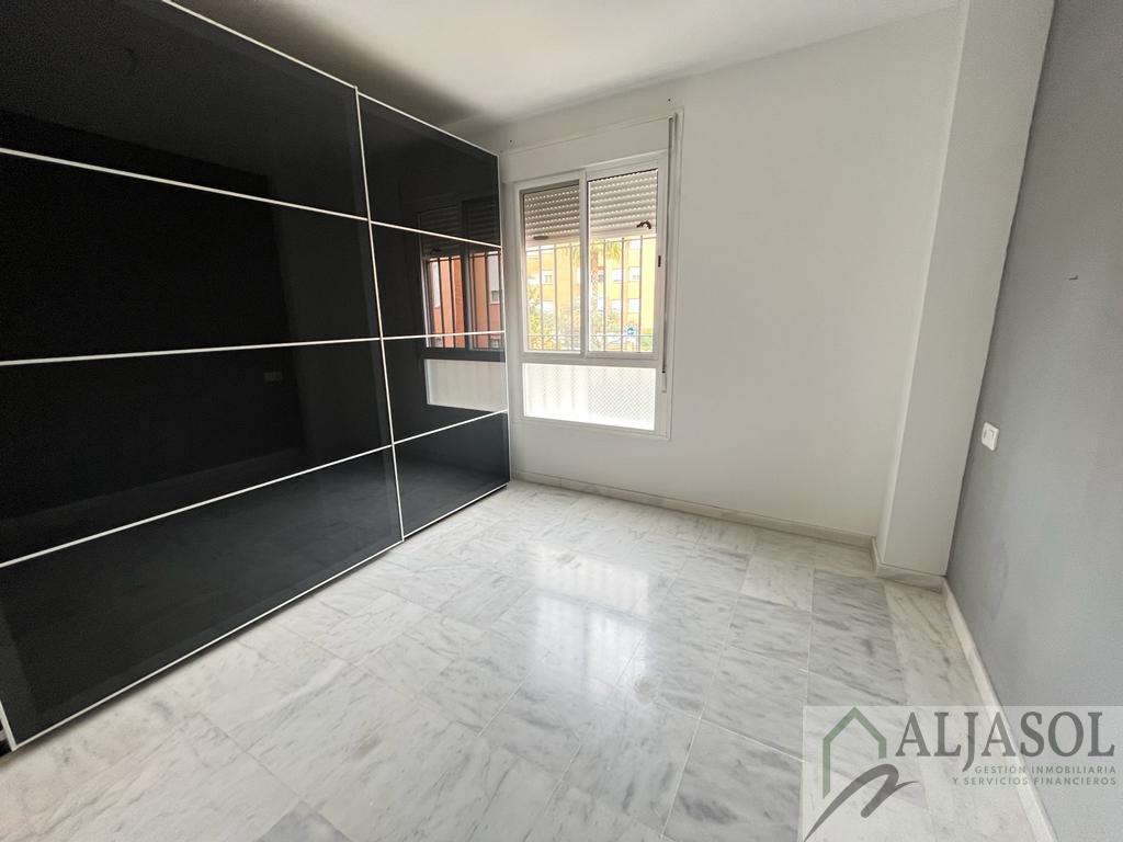 For sale of flat in Camas