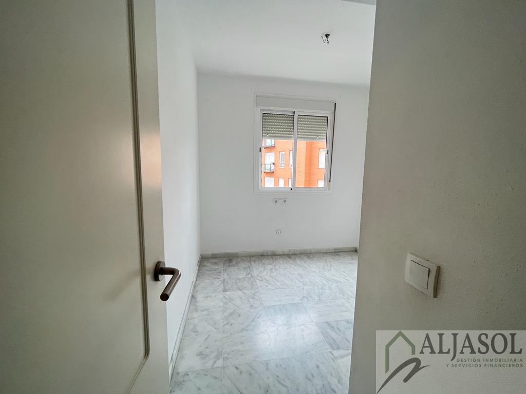 For sale of flat in Camas