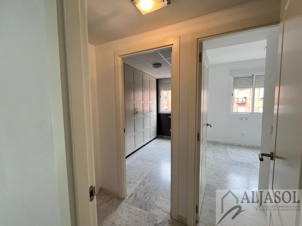 For sale of flat in Camas