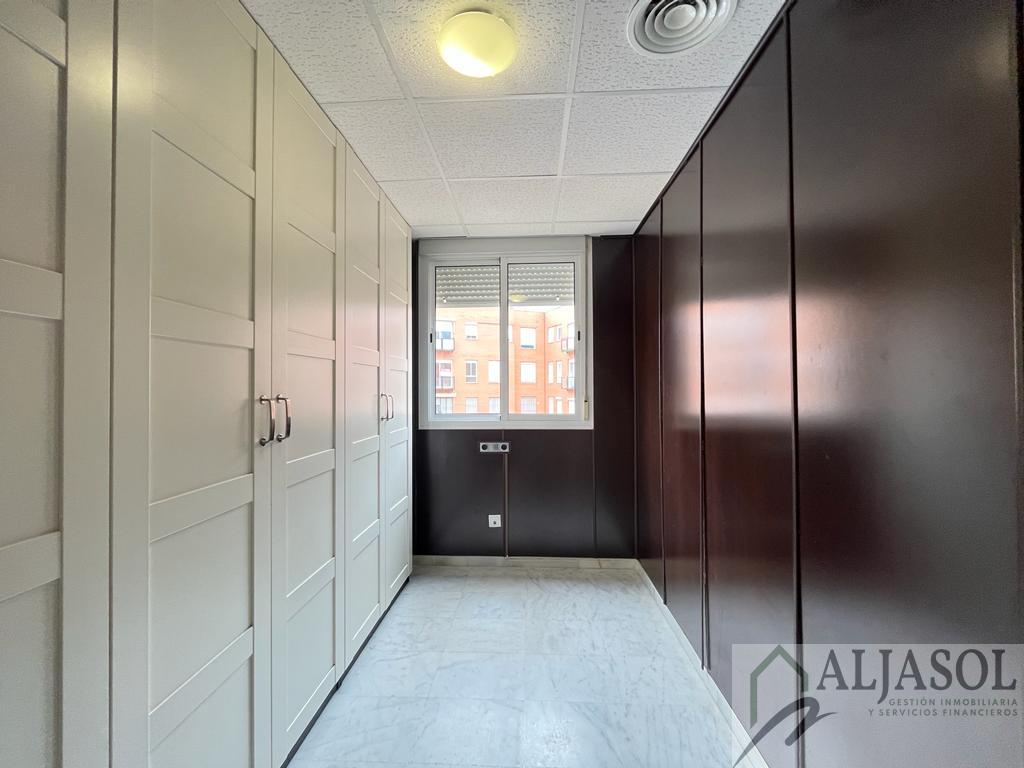 For sale of flat in Camas