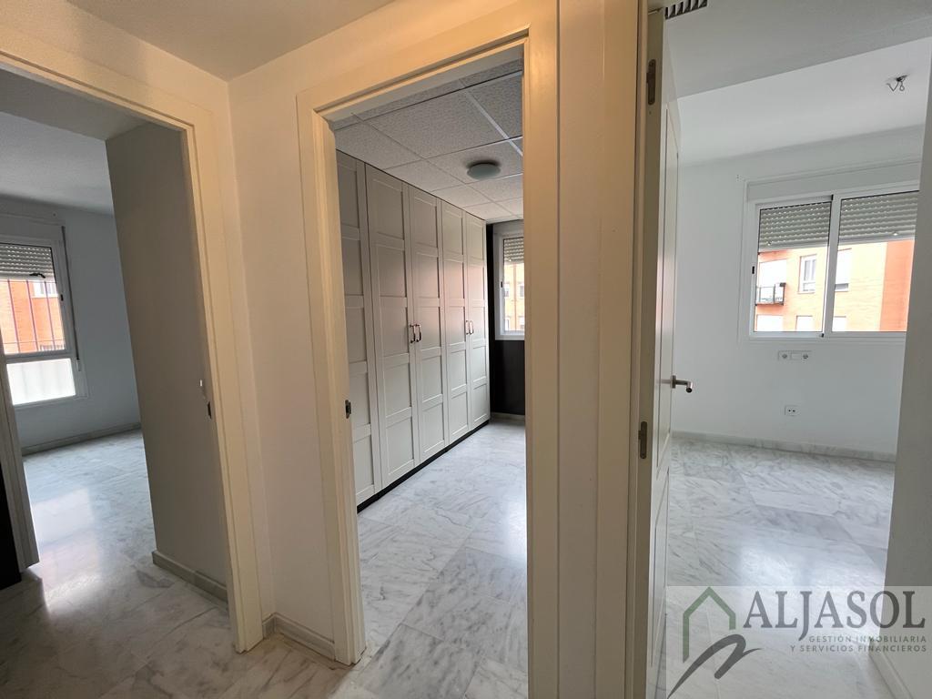 For sale of flat in Camas