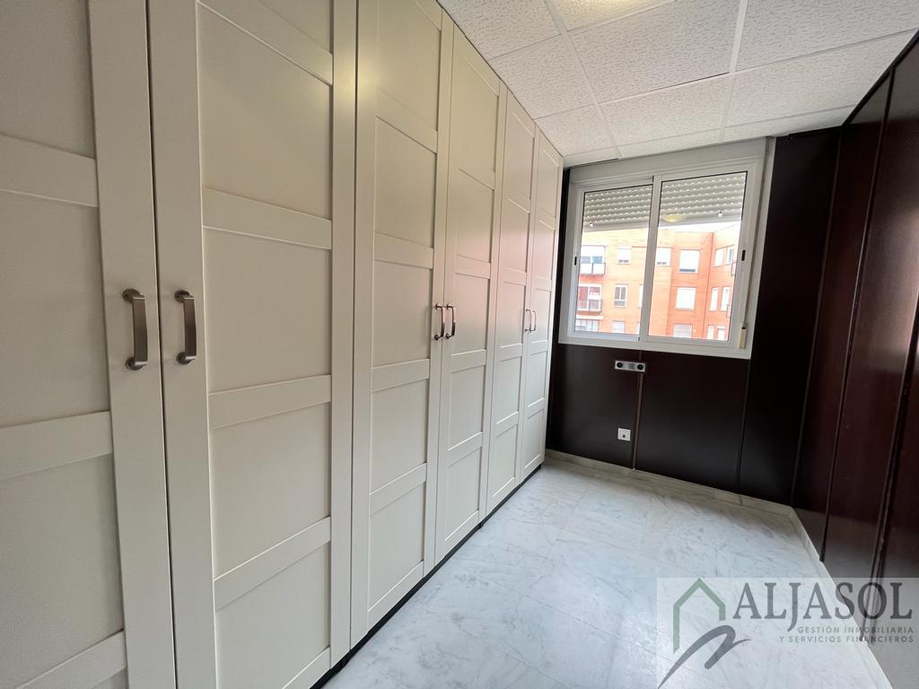 For sale of flat in Camas