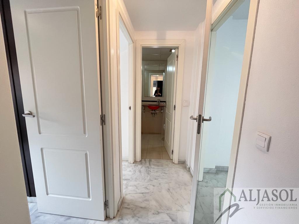 For sale of flat in Camas