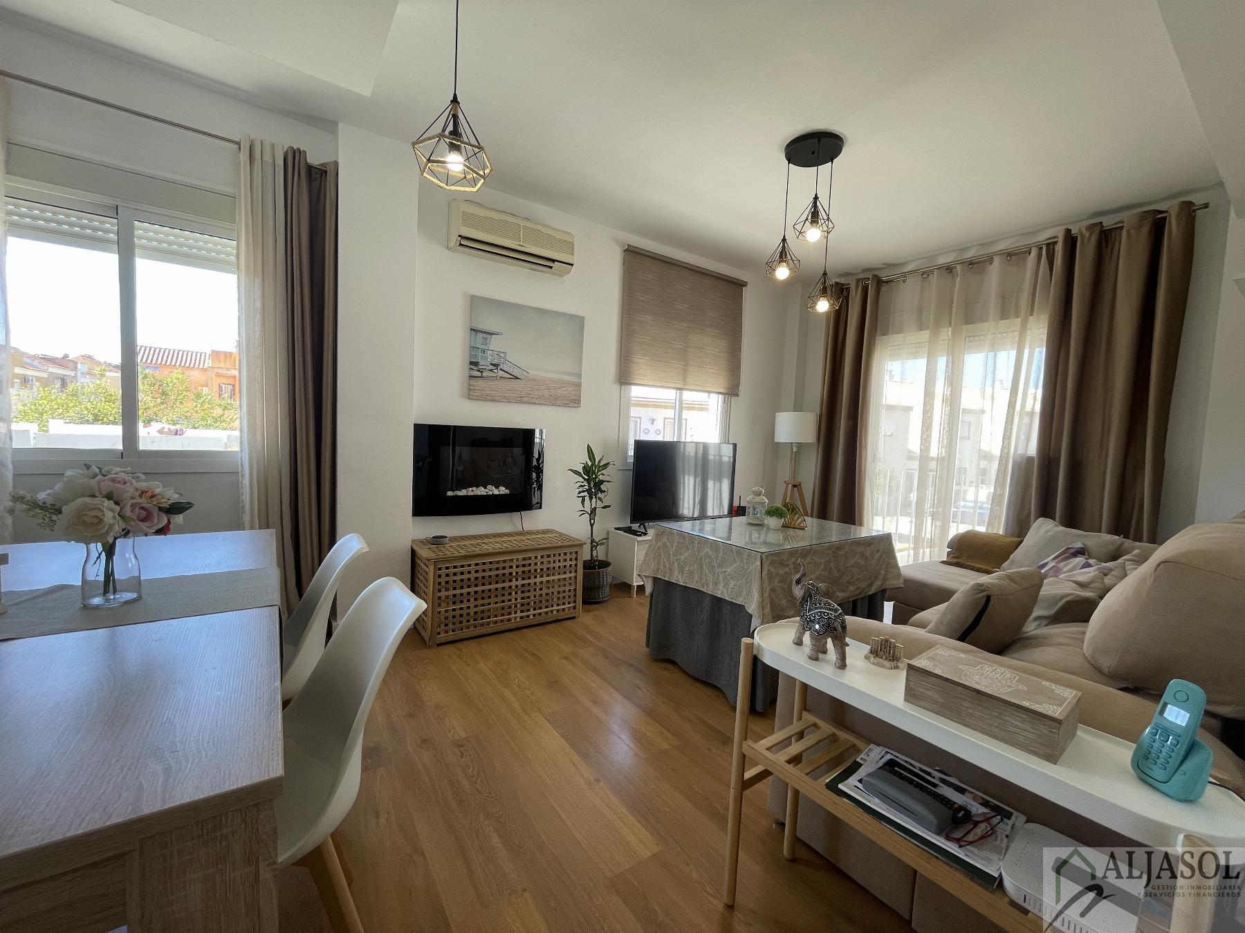 For sale of duplex in Bormujos