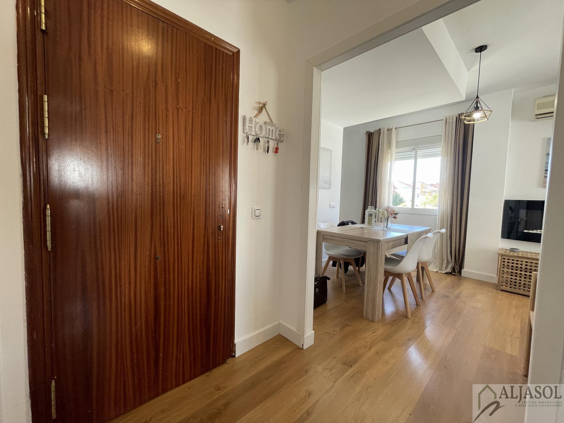 For sale of duplex in Bormujos