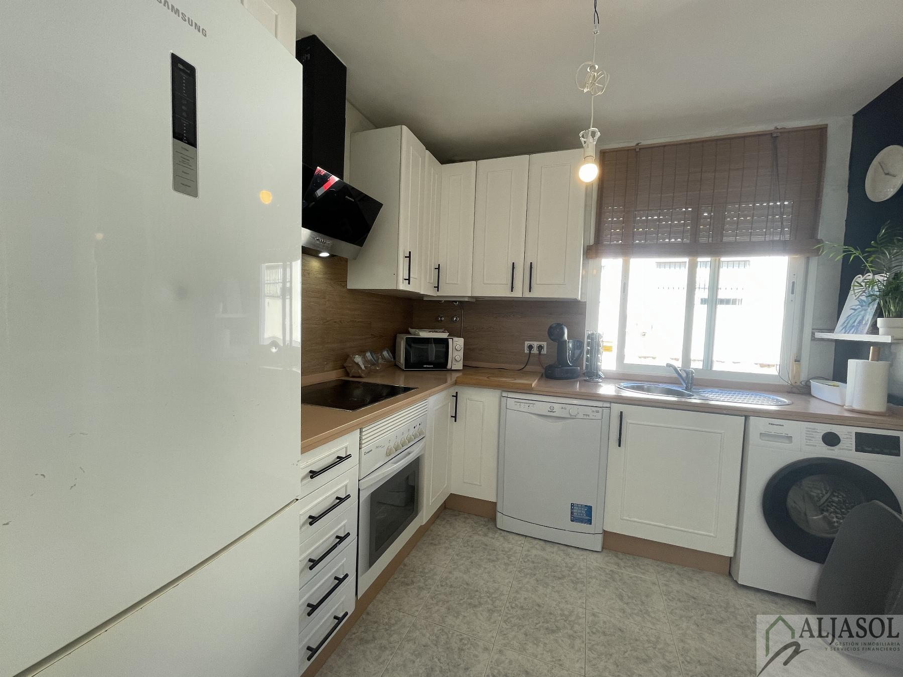For sale of duplex in Bormujos