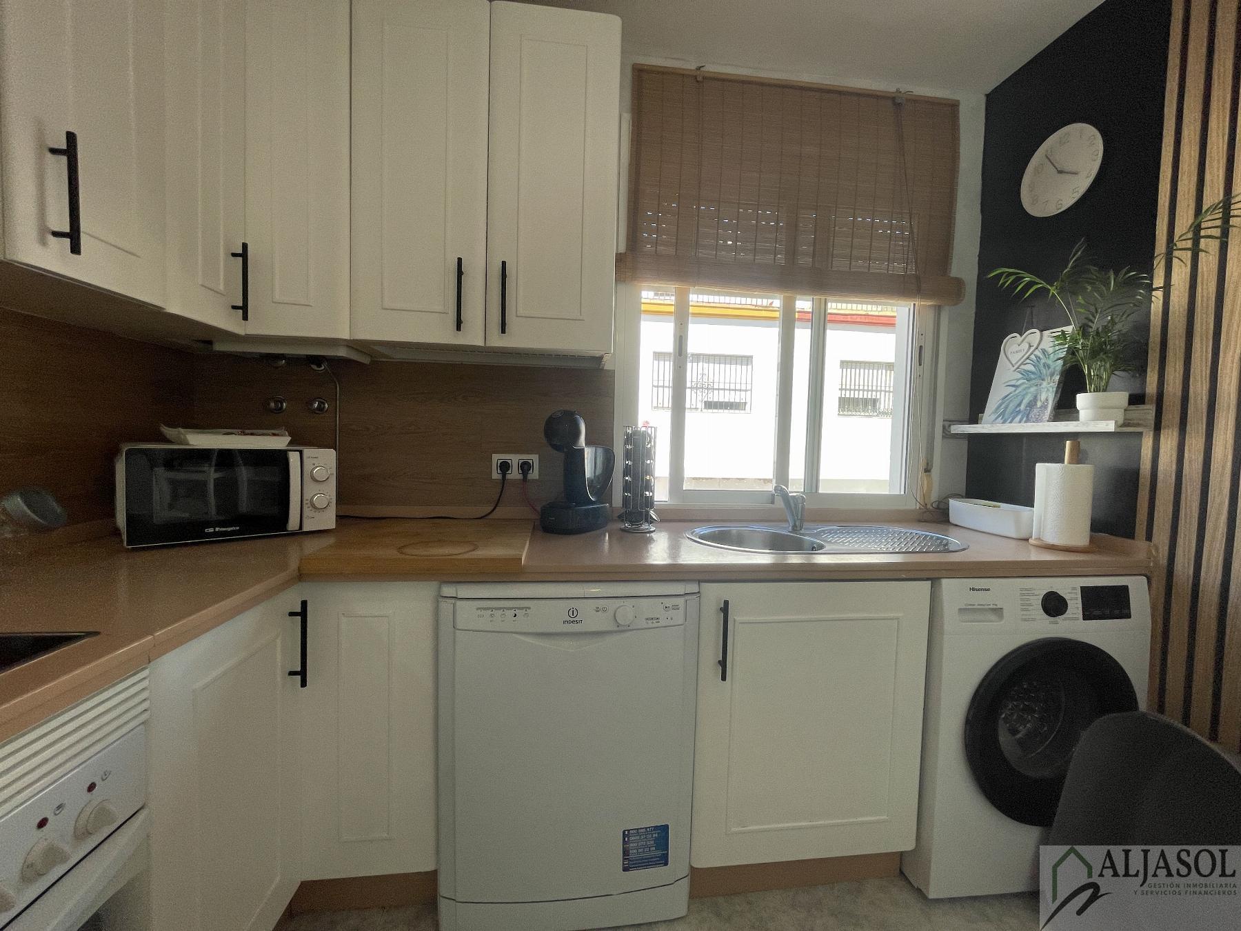 For sale of duplex in Bormujos
