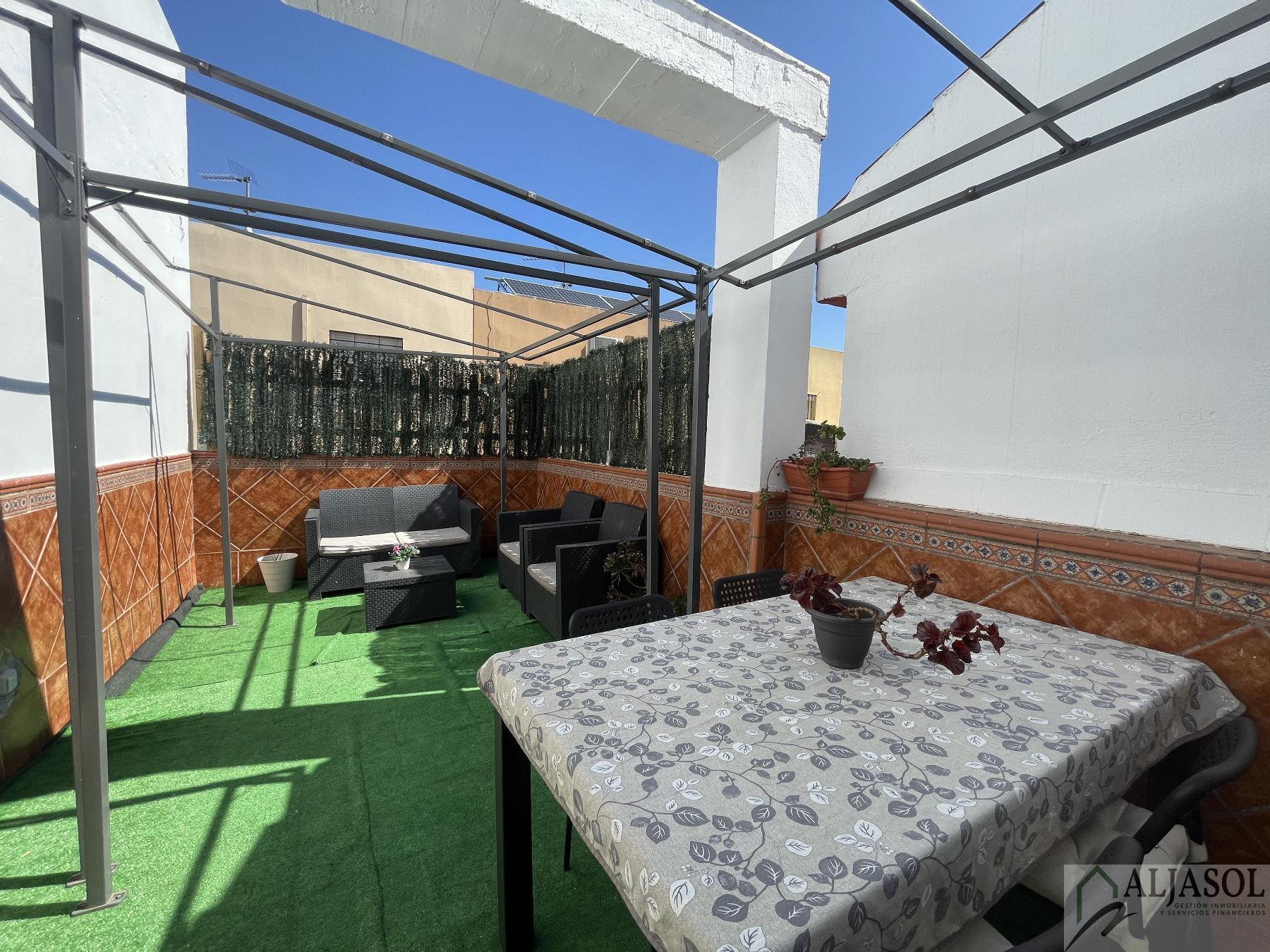 For sale of duplex in Bormujos
