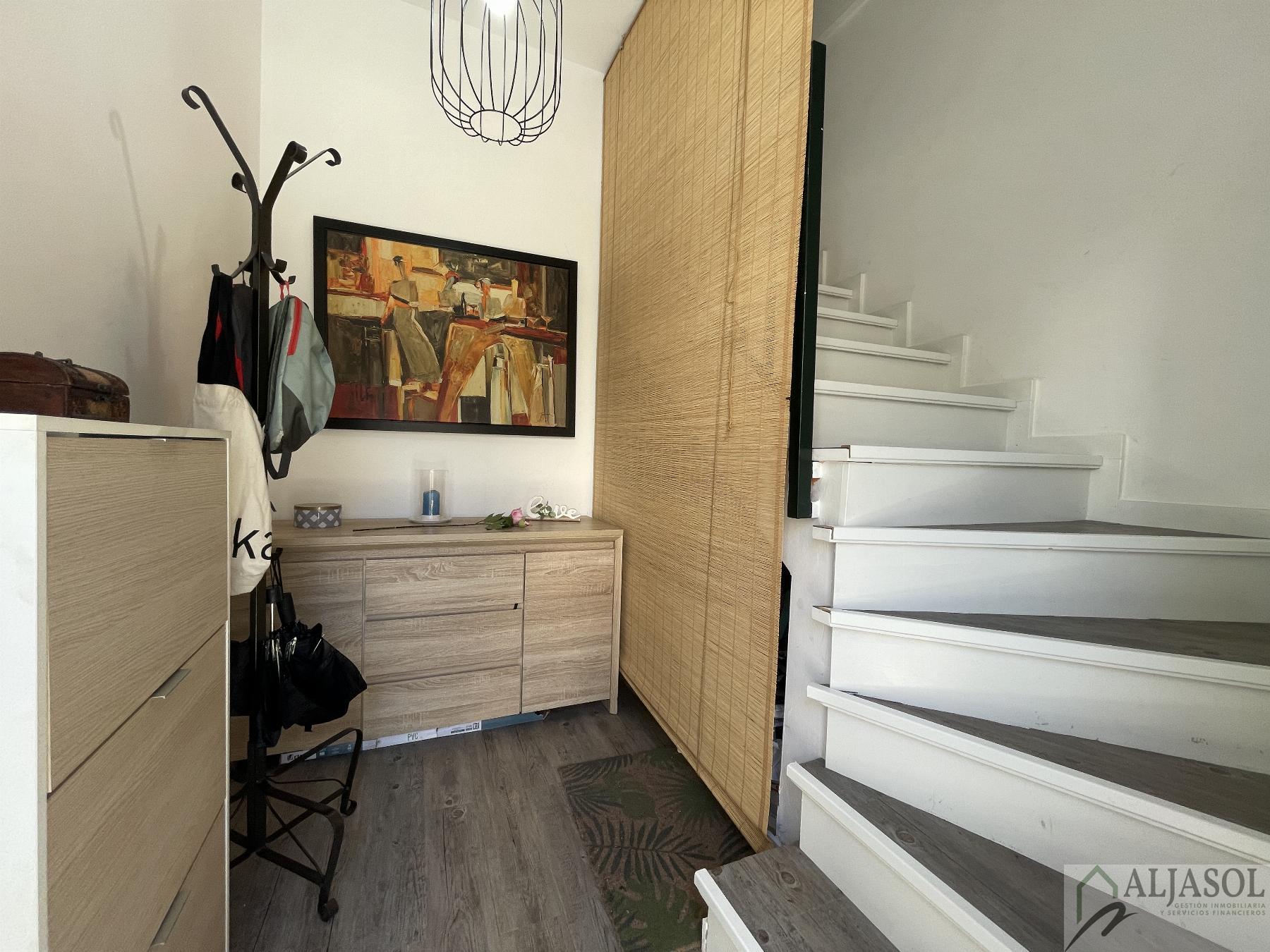 For sale of duplex in Bormujos