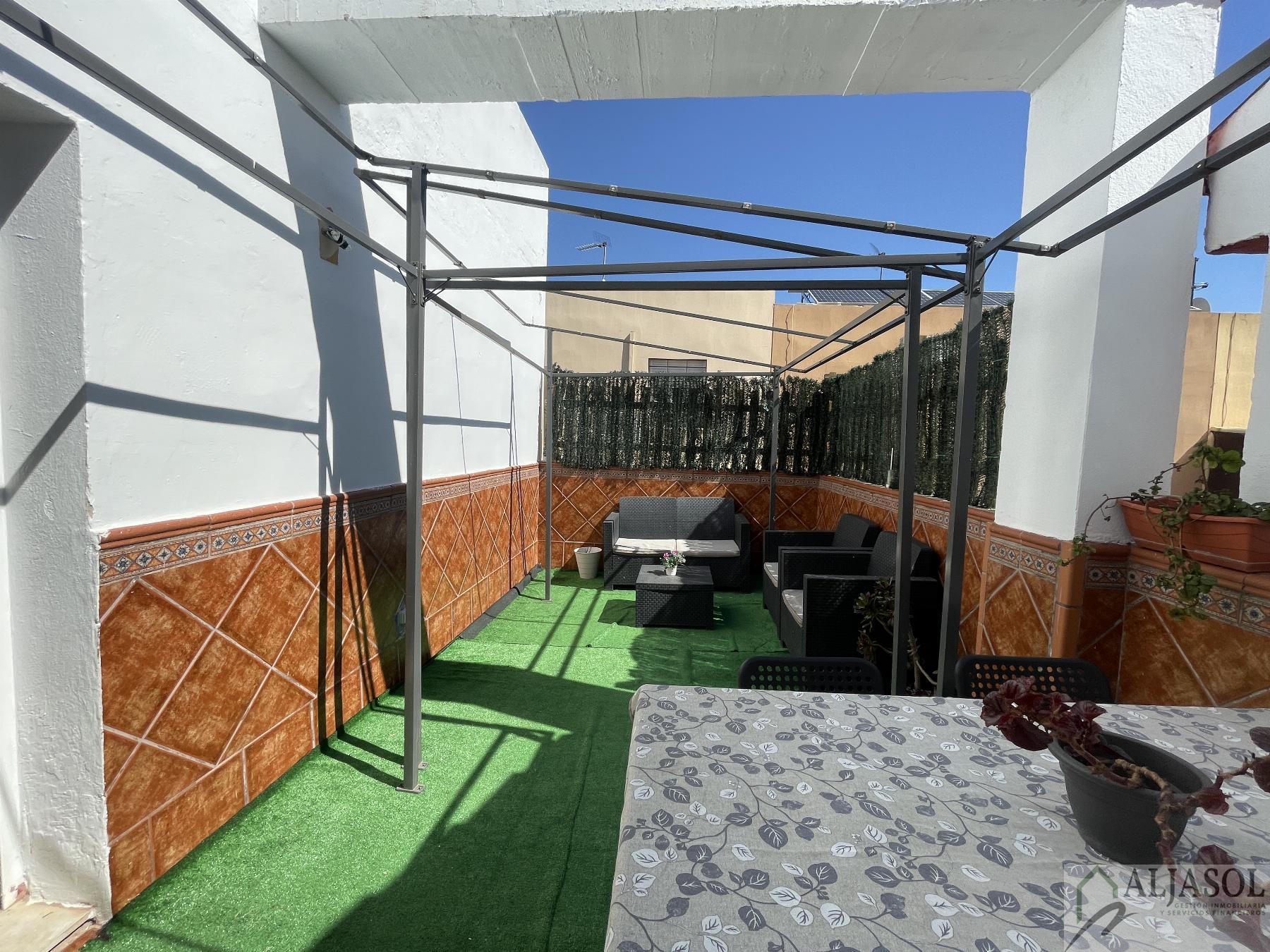 For sale of duplex in Bormujos