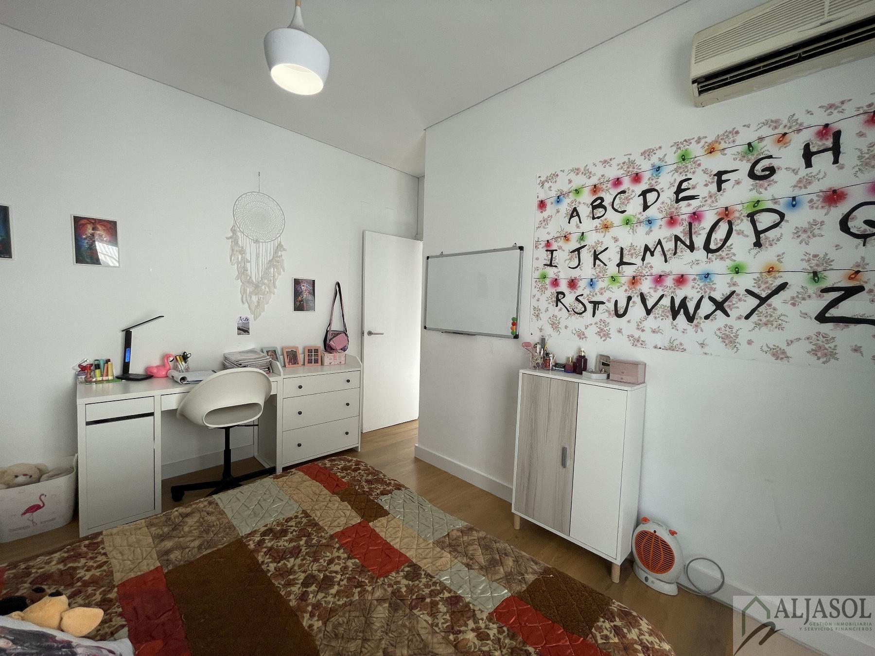 For sale of duplex in Bormujos