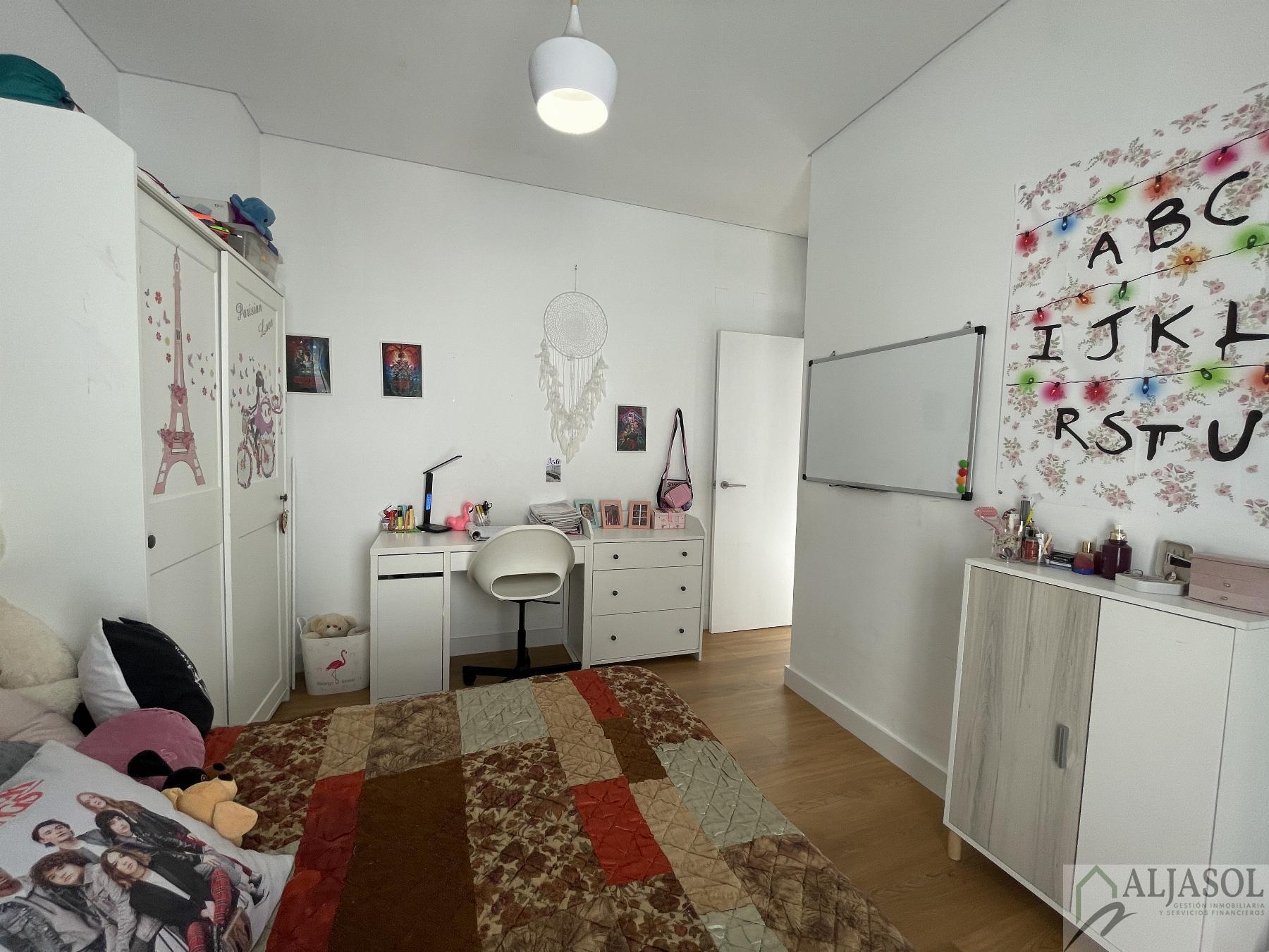 For sale of duplex in Bormujos