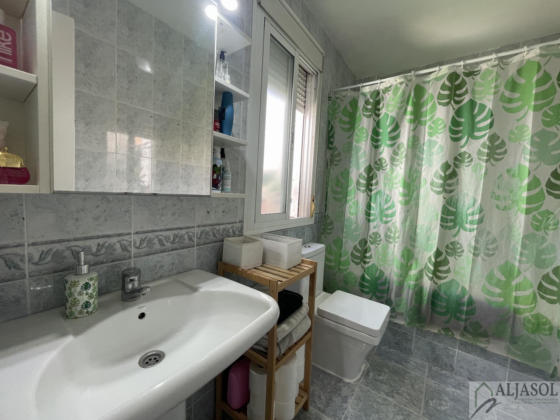 For sale of duplex in Bormujos