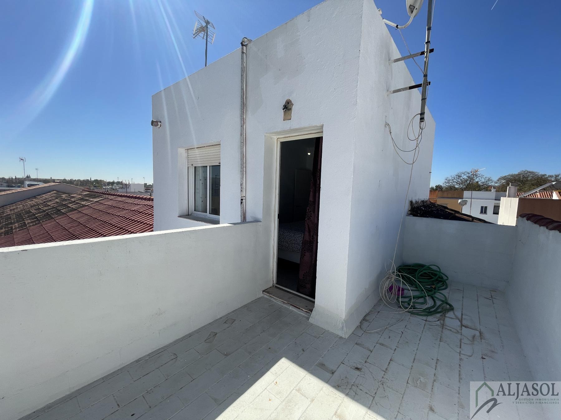 For sale of duplex in Bormujos