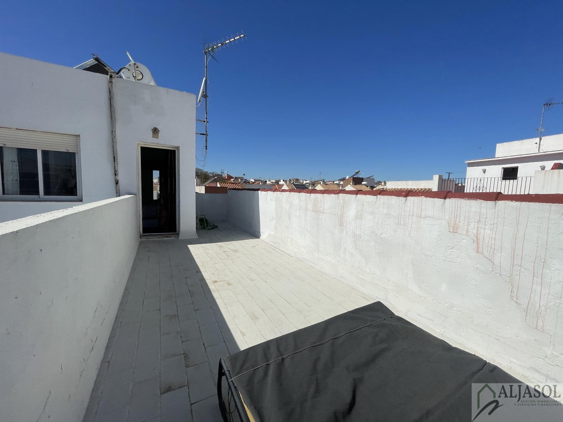 For sale of duplex in Bormujos