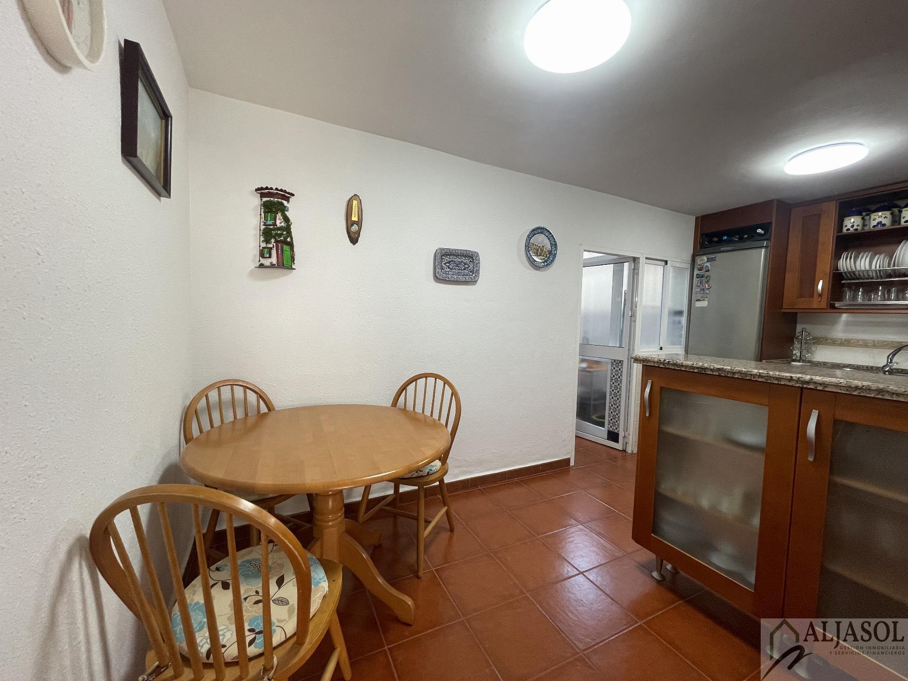 For sale of house in Gines