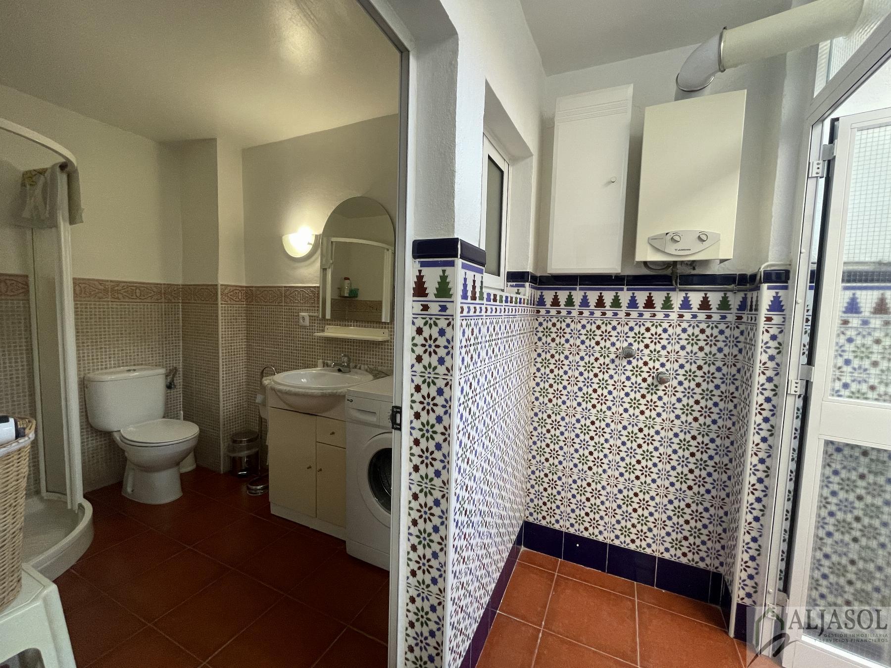 For sale of house in Gines