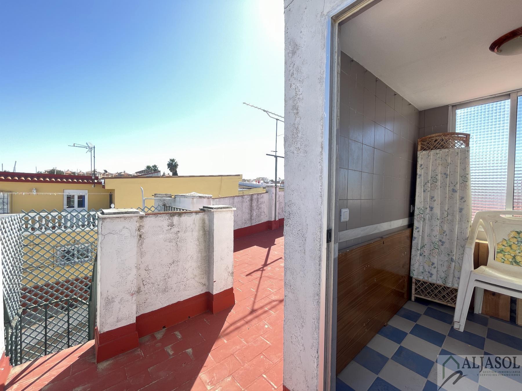 For sale of house in Gines