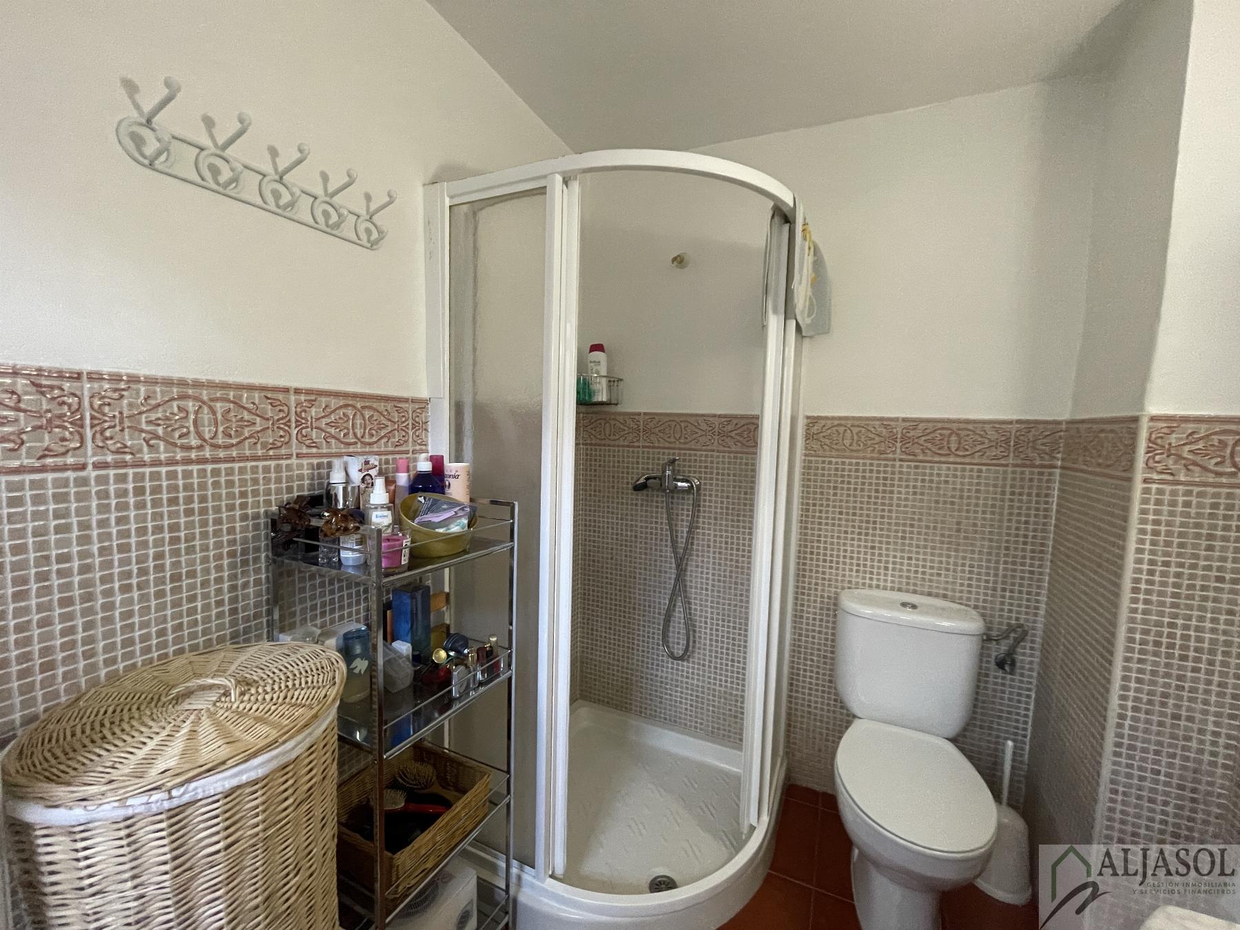 For sale of house in Gines