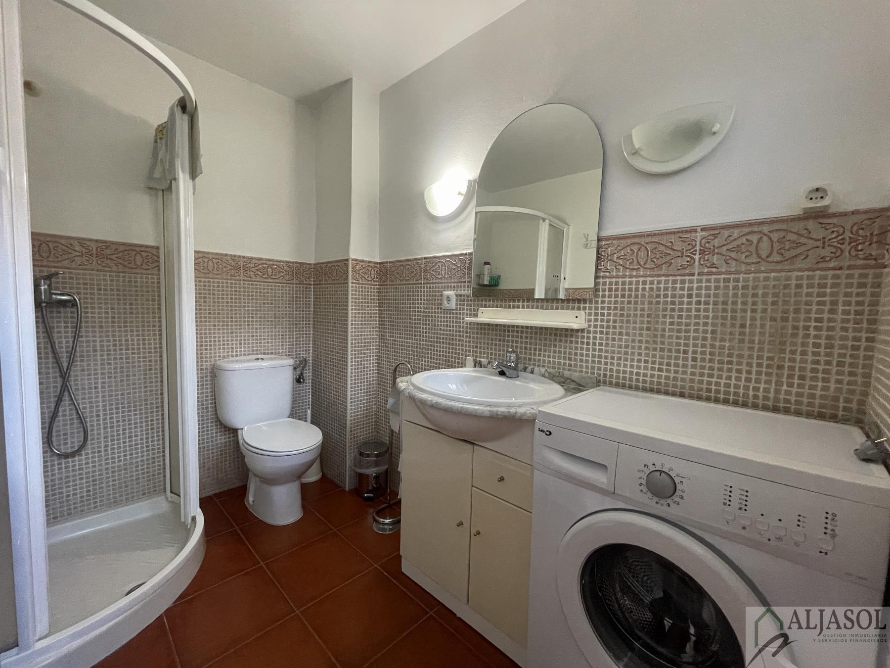 For sale of house in Gines