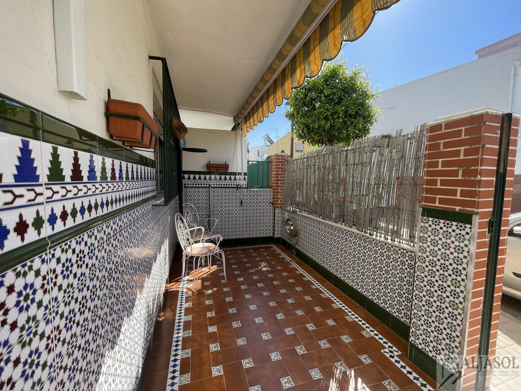For sale of house in Gines
